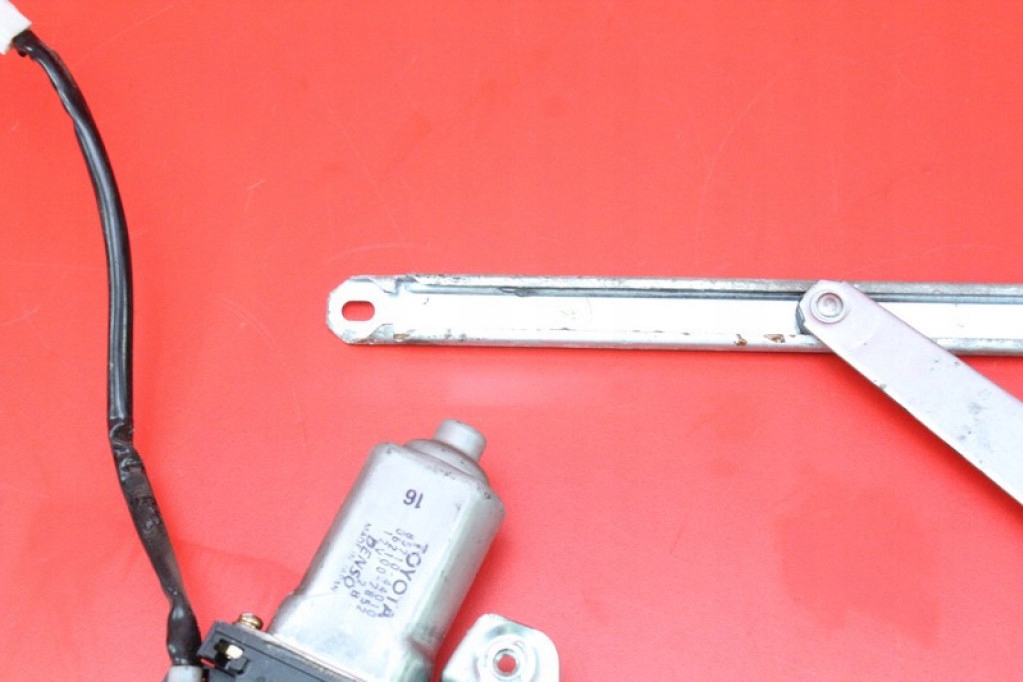 window regulator right front EU 85710-44010 TOYOTA PICNIC 1 and 96-01