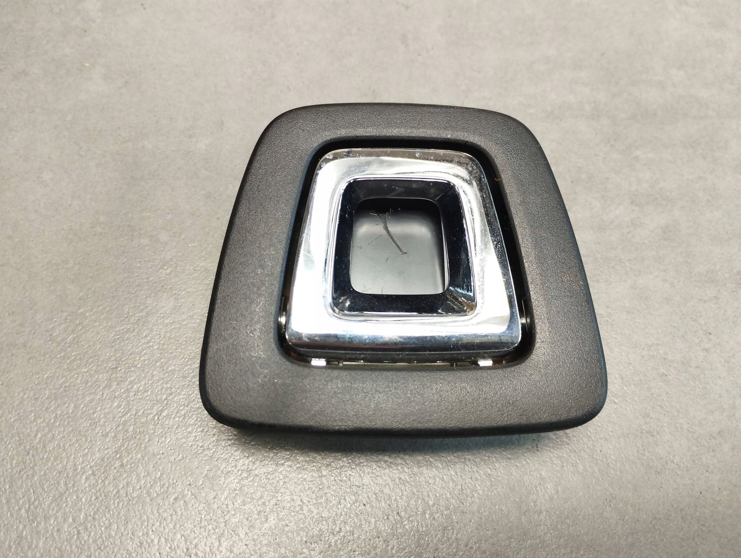 BMW 7 G11 Halter HACZYK 7348517