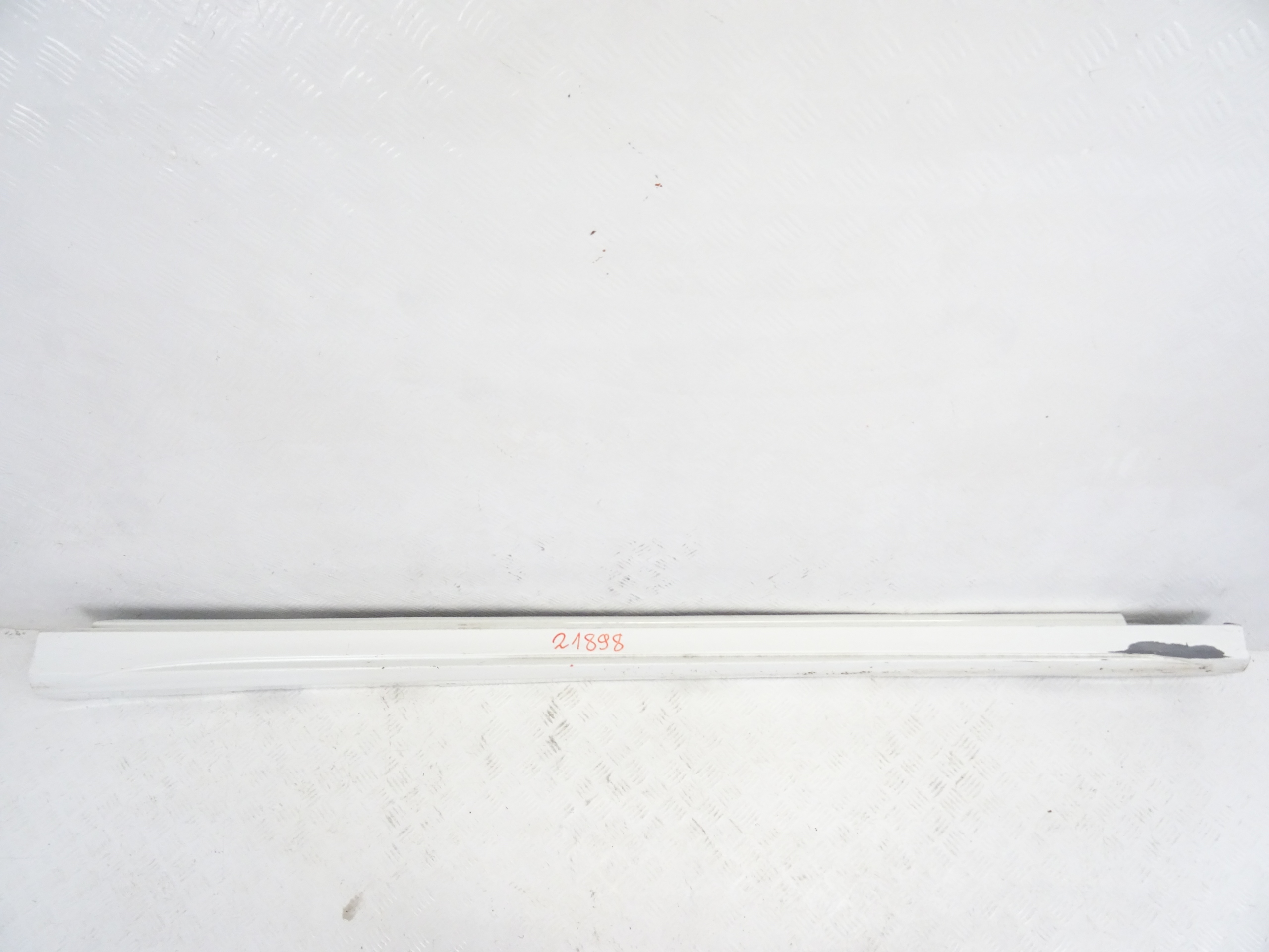 MERCEDES CLA 118 AMG moulding threshold right