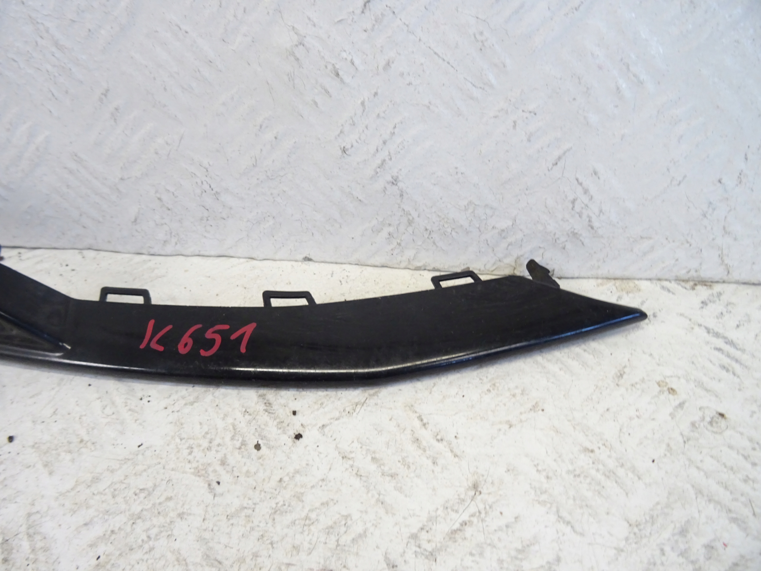 grid of a bumper front front right AUDI A5 LIFT S-LINE 8T0807682P
