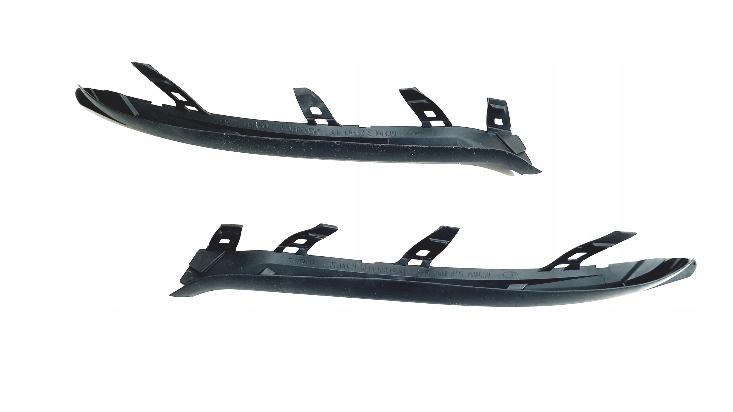 USZCZELKA LAMPY VOLVO V70 XC70 30796147 30796148