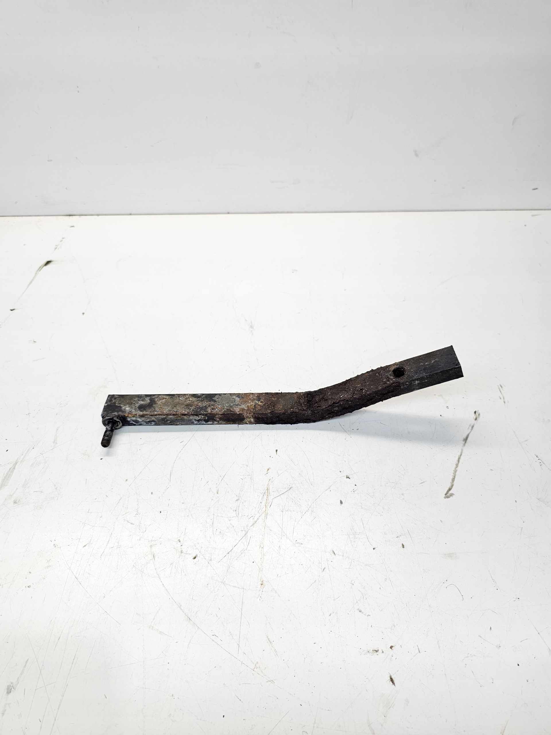 кронштейн ремня левый Audi A4 B8 8K0805527A