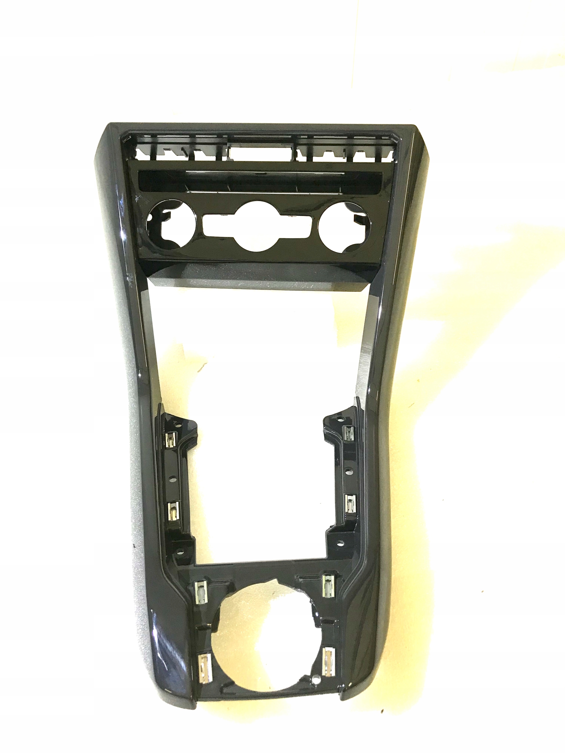 2GA864099 - VW T-ROC 4MOTION РАМКА ДЕКОР ЦЕНТРАЛЬНЫЙ ТУННЕЛЬ 2GA