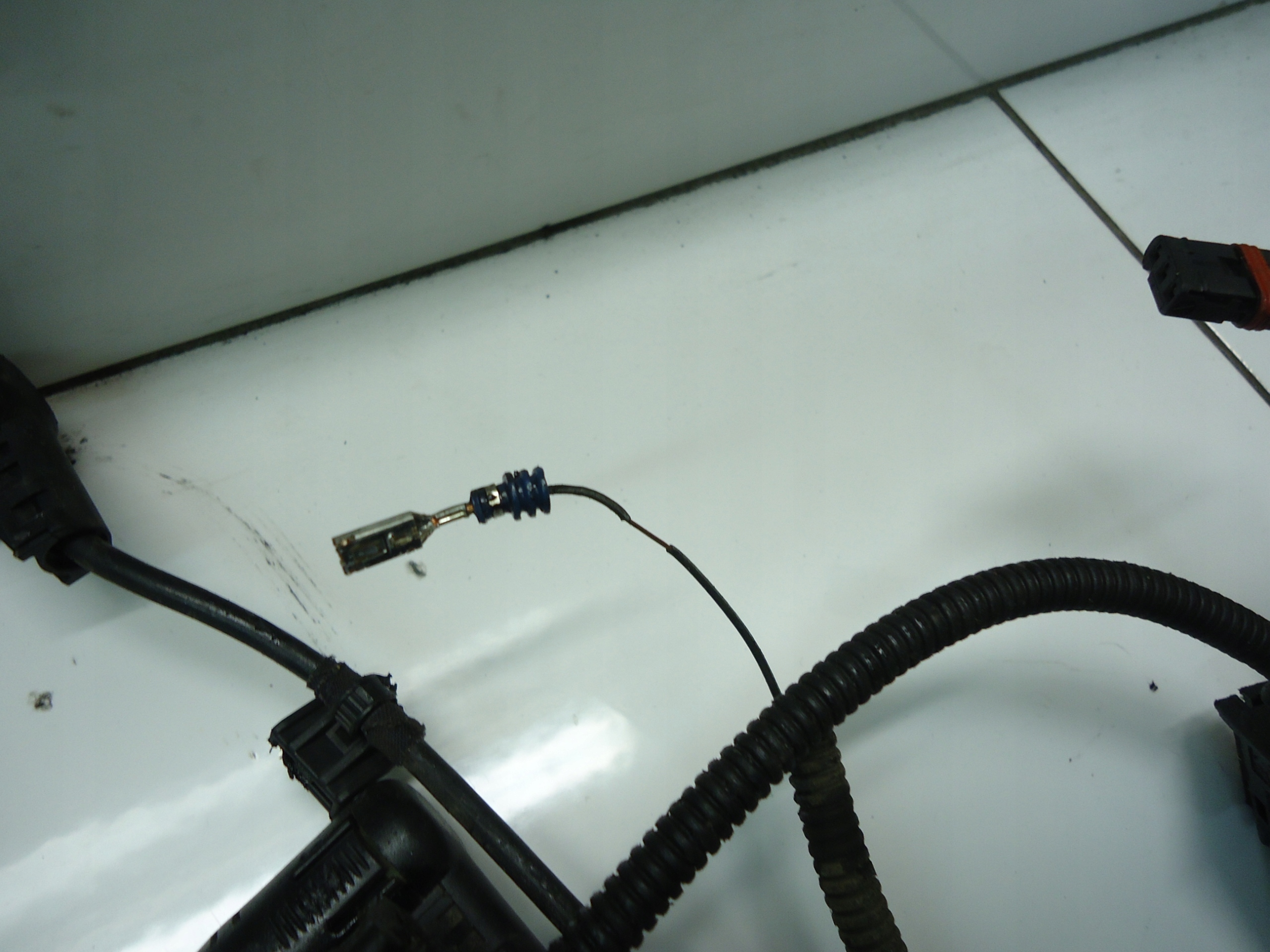 BMW X3 E90 E91 2.0D N47D20C motor wiring 781245406