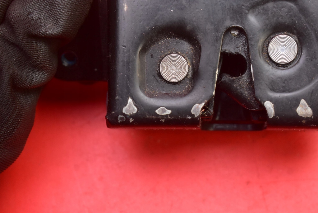 lock bonnet rear part boot SATURN VUE 2 II 07-10