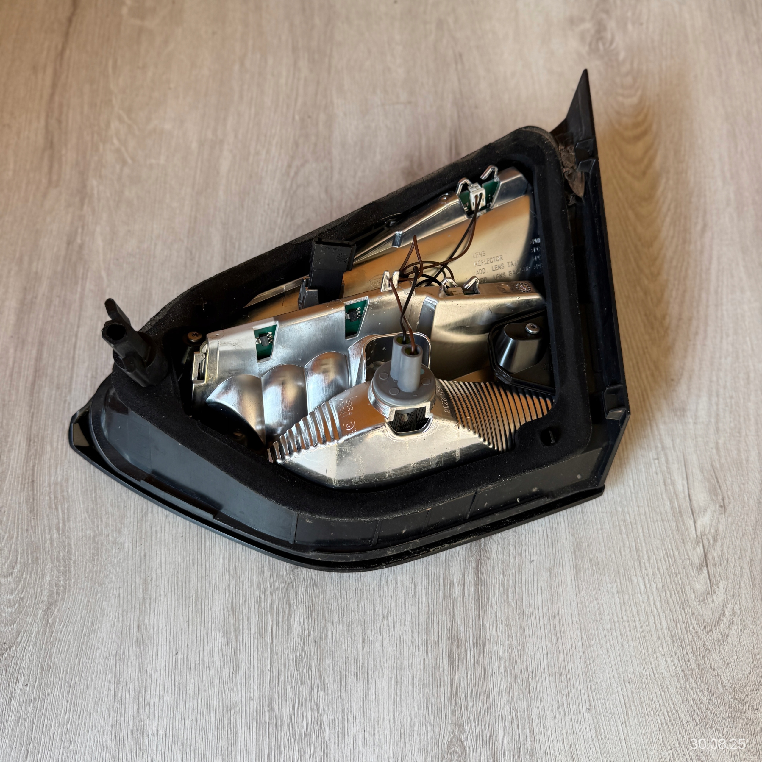 light rear left bonnet OPEL CROSSLAND X LIFT 2022 ROK