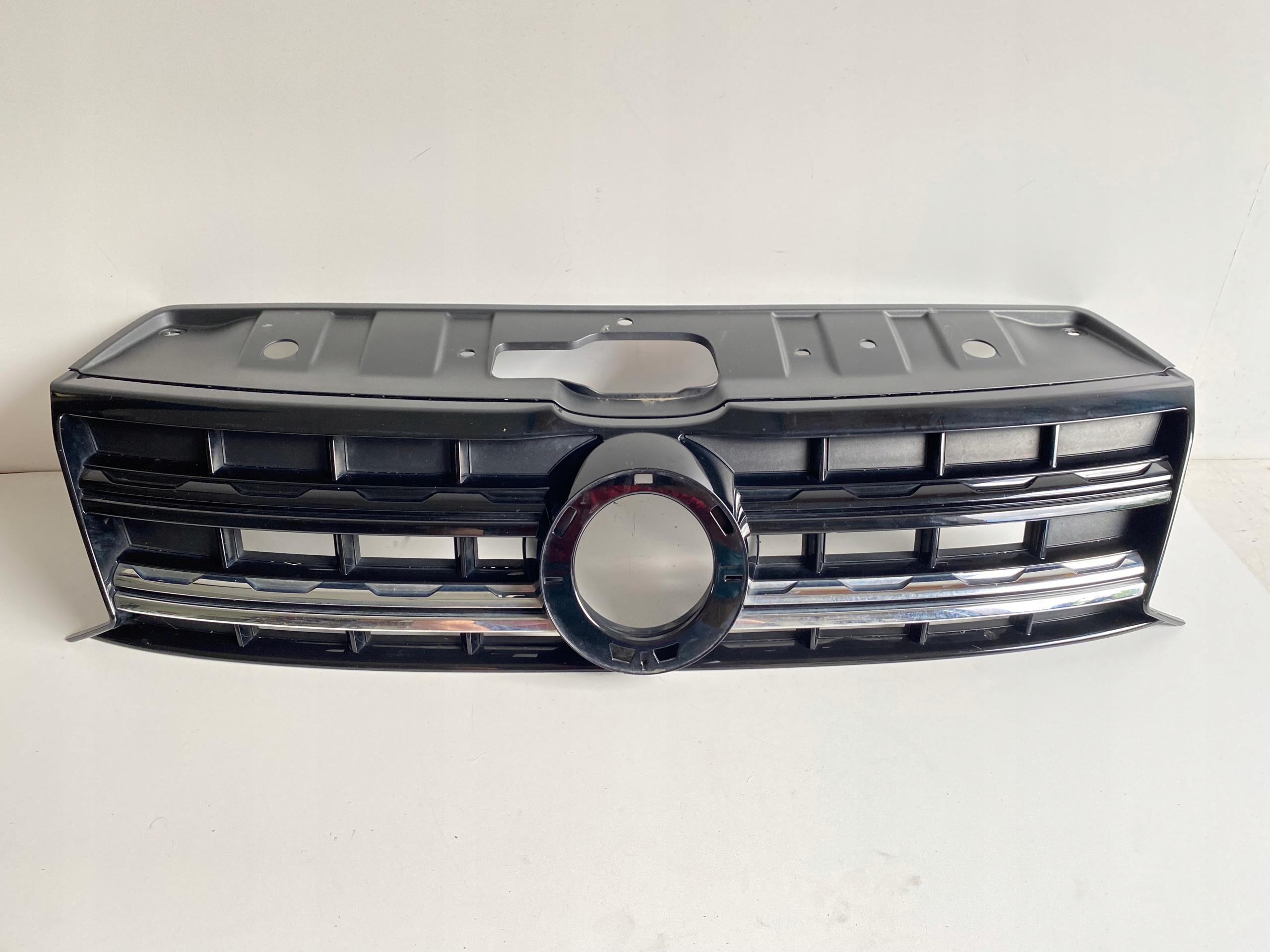 РЕШЁТКА РАДИАТОРА CHROM VW AMAROK РЕСТАЙЛИНГh6 2016-