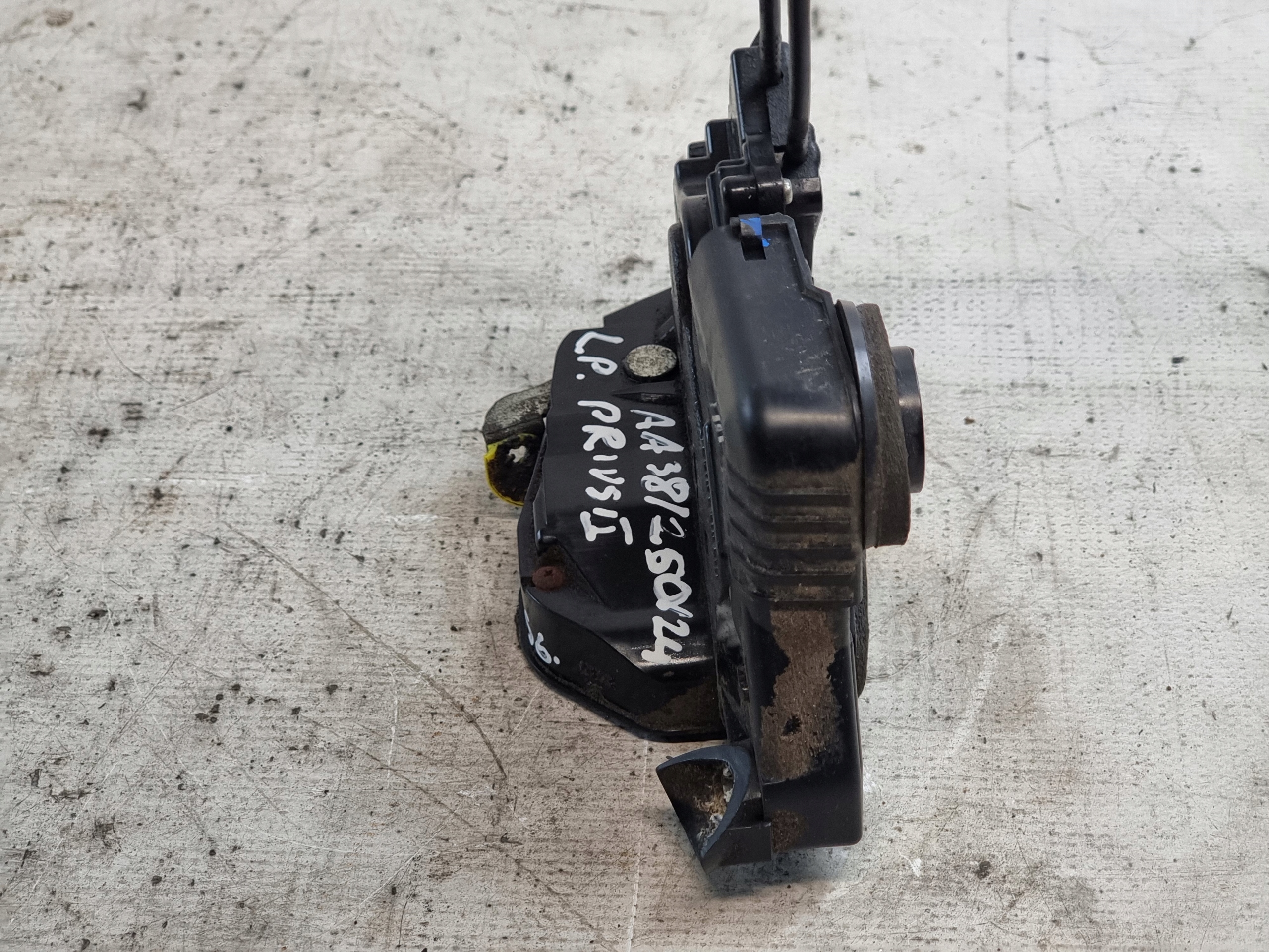 lock door left front TOYOTA PRIUS II 08r