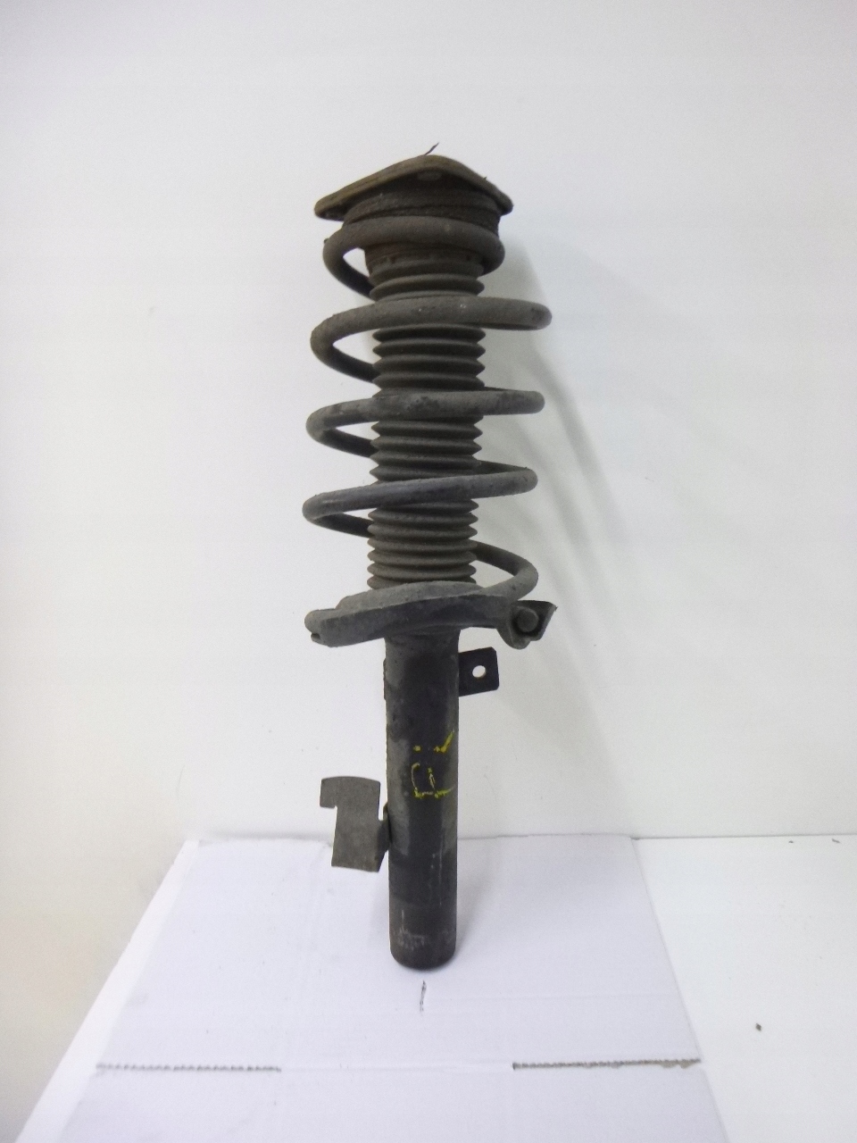 shock absorber front Mazda 5 2.0CD 2005r.