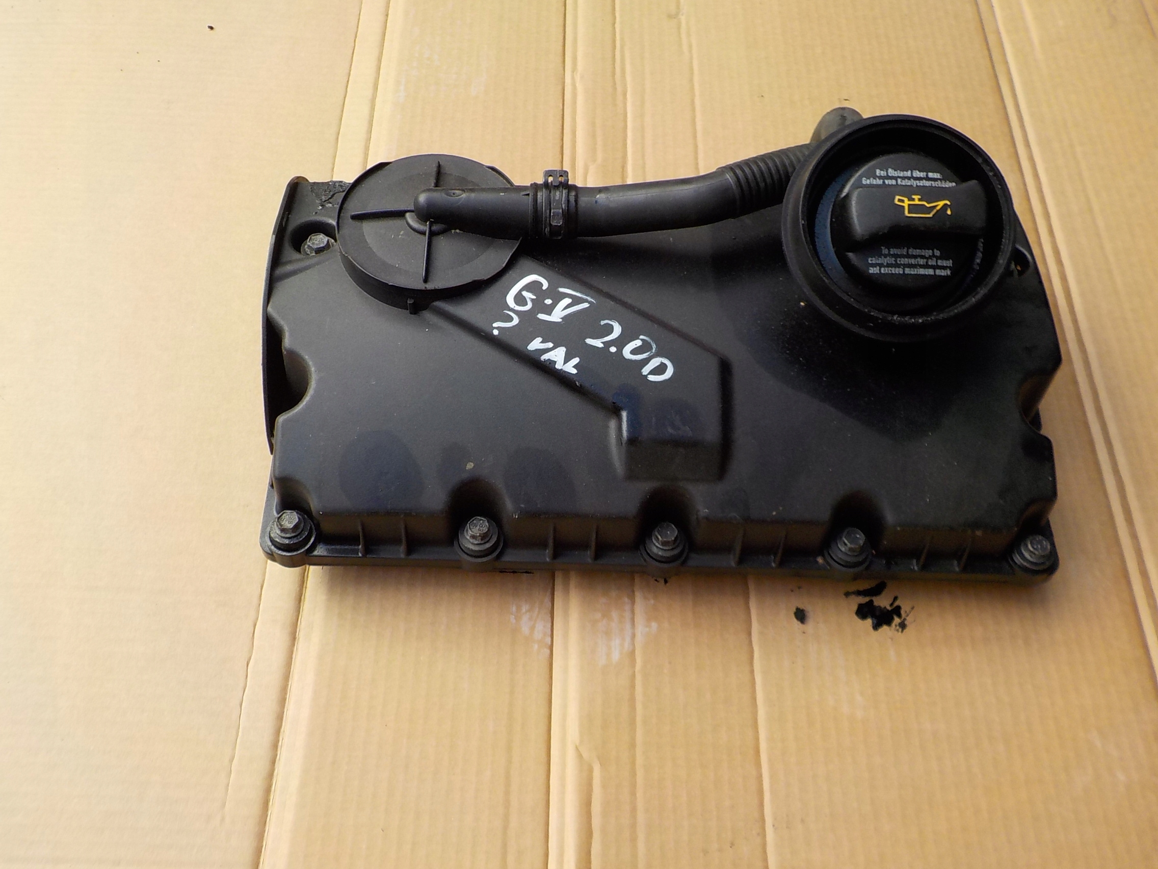 Abdeckung der Ventile vw golf V 2,0 tdi 038103469