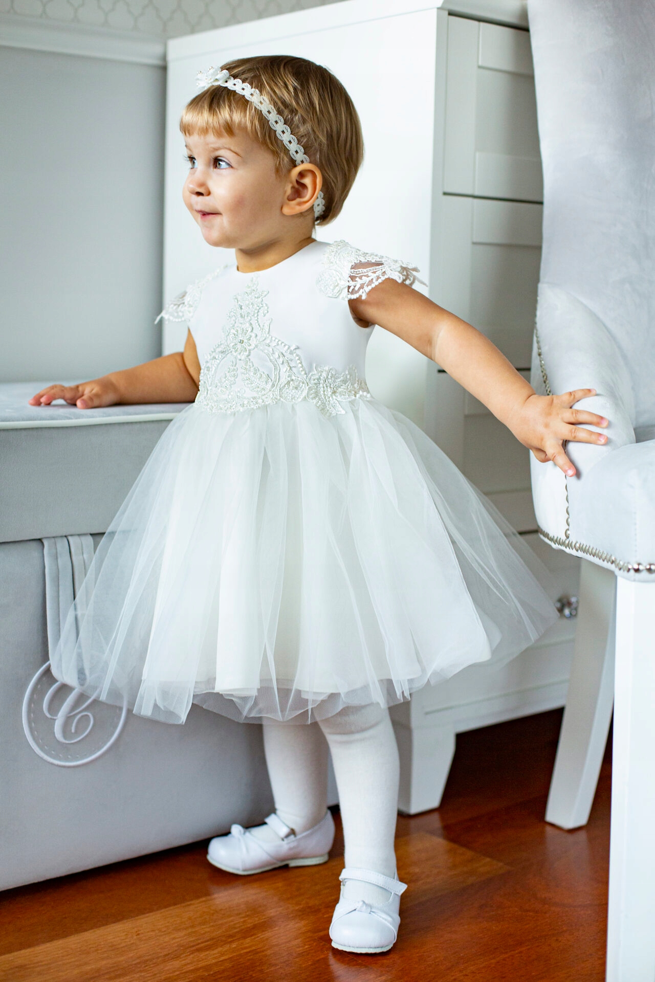 SUKIENKA LAURA ECRU Z KRÓTKIM RĘKAWEM - 62 Rozmiar 62