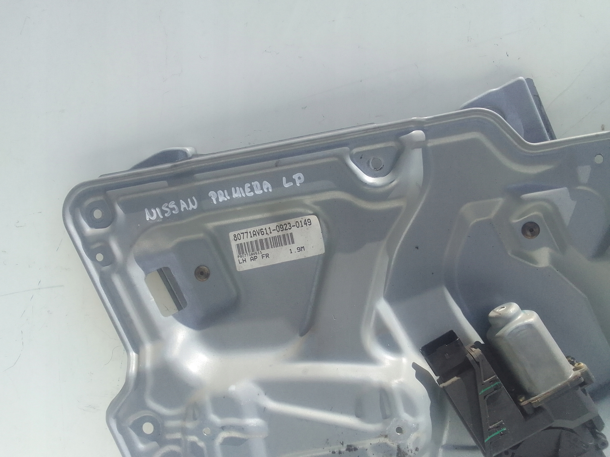 NISSAN PRIMERA P12 MECHANIZM SZYBY LEWY PRZÓD Typ samochodu Samochody osobowe