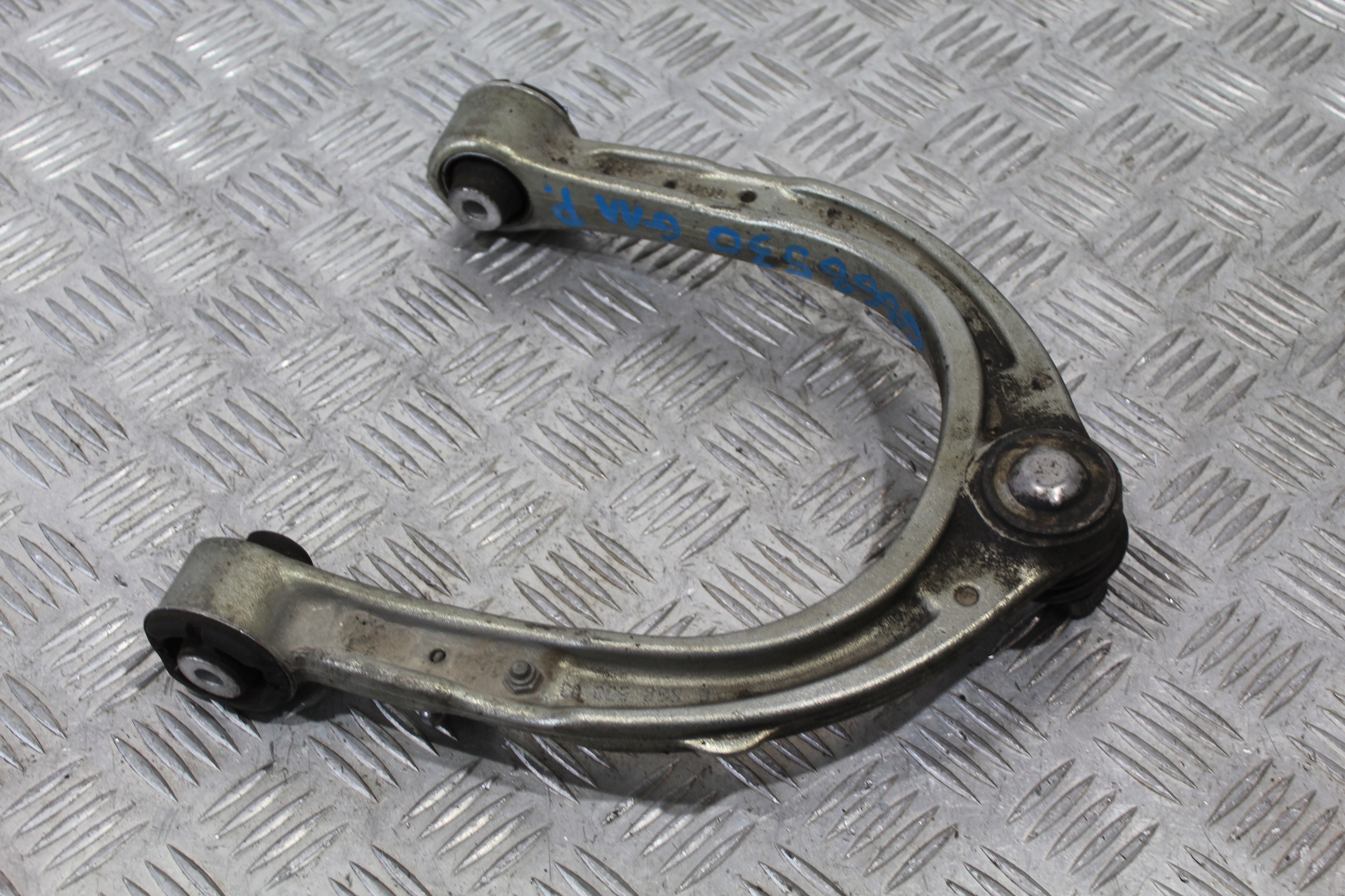 arm right front GORA BMW 7 G11 6868530