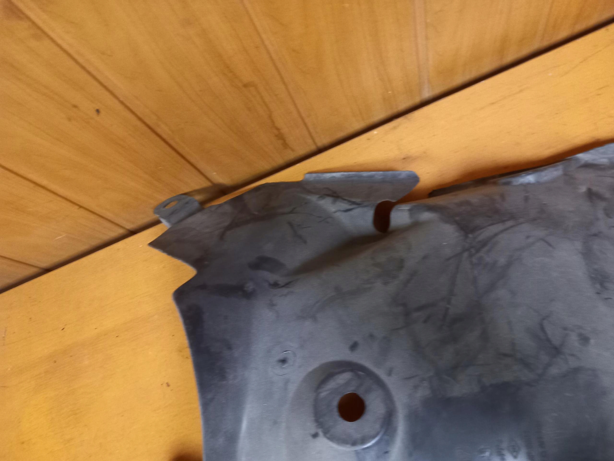 mudguard left front RENAULT CLIO III 8200289945 05-12