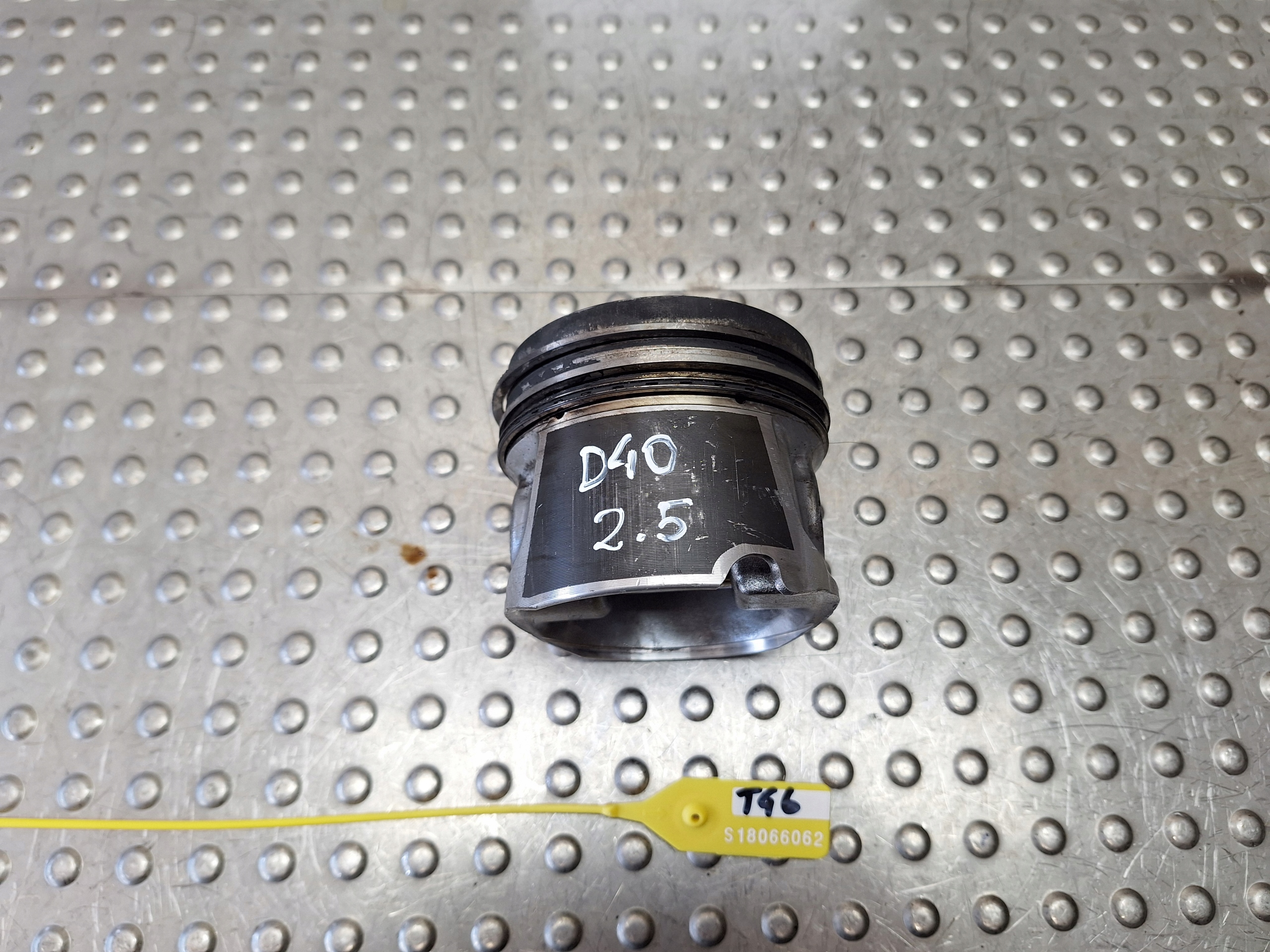 piston NISSAN NAVARA D40 PATHFINDER R51 2.5 DCi 05-10