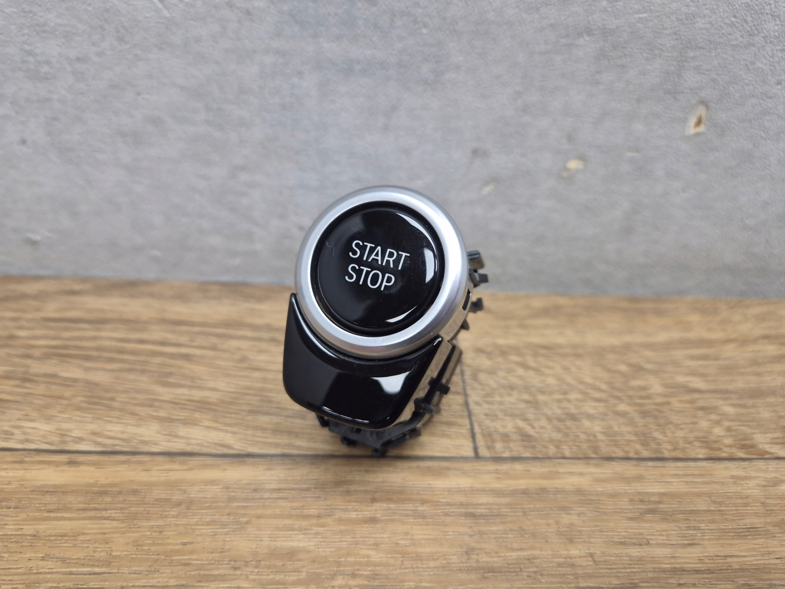 BMW G30 520e 530e 545e button switch START/STOP HYBRYDA 6835088