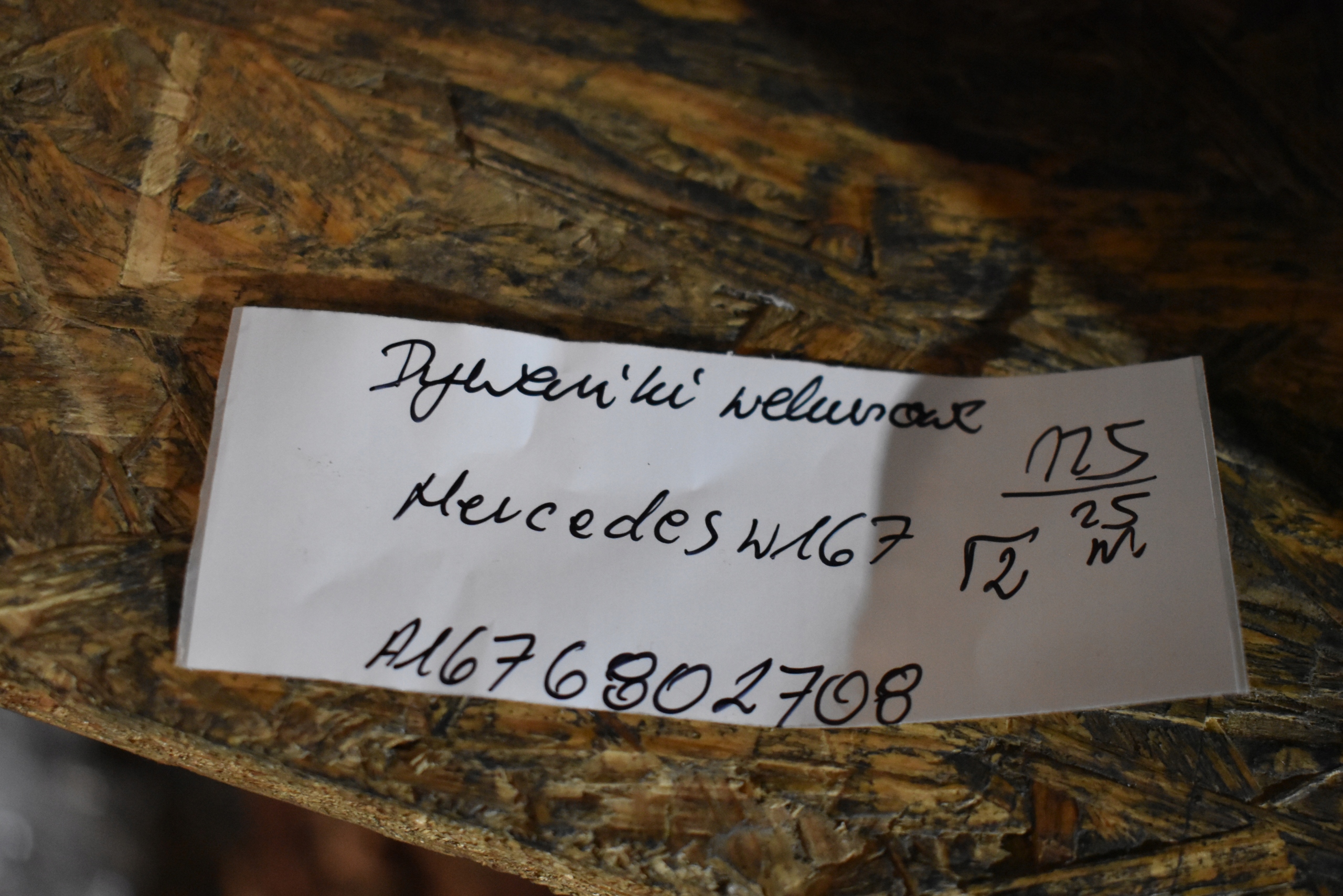 IDEALNY mat WELUROWY MERCEDES W167 1