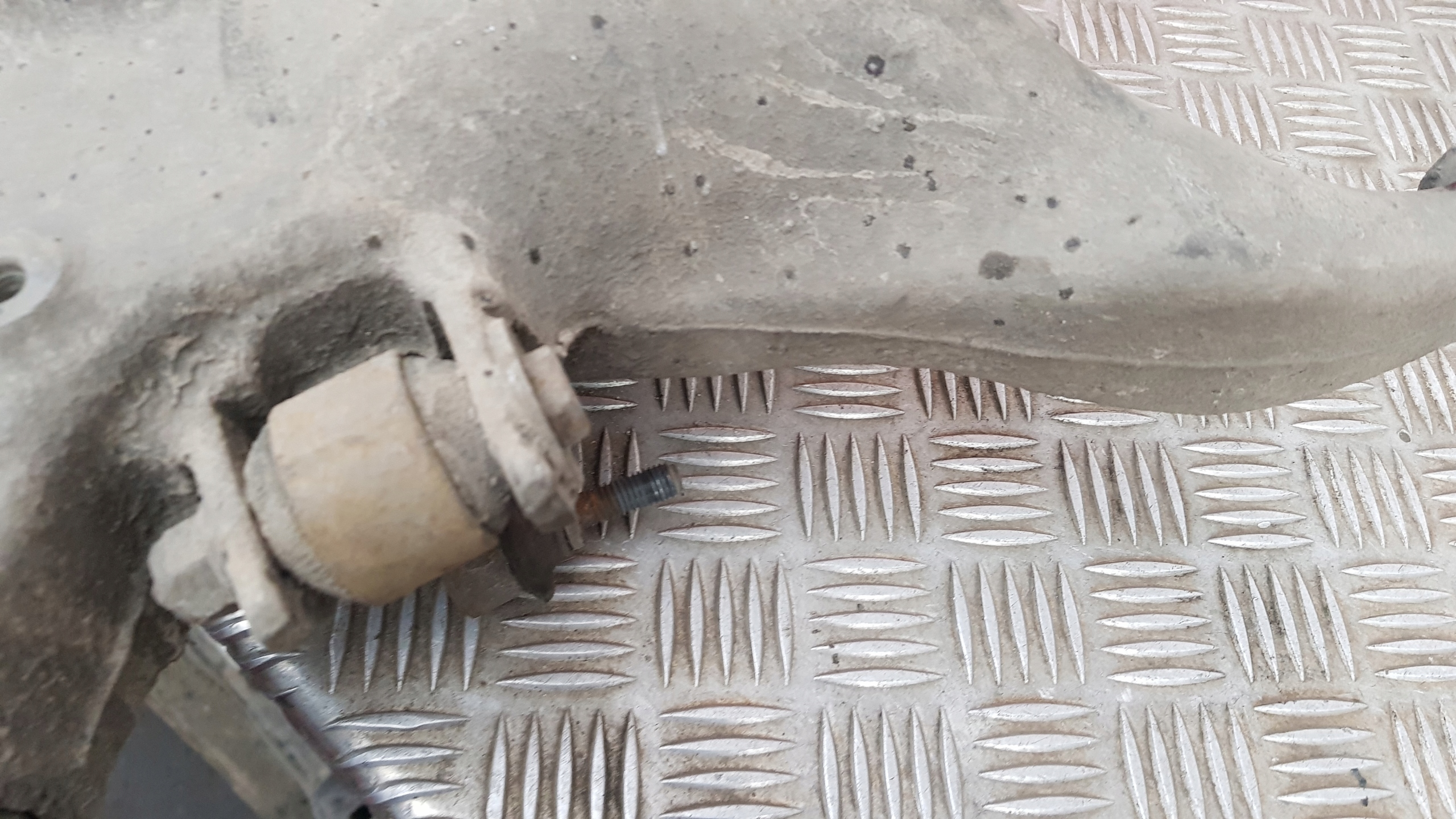 AUDI A6 C6 4F 3.0 TDI Querlenker rechts heck 4F0505312L