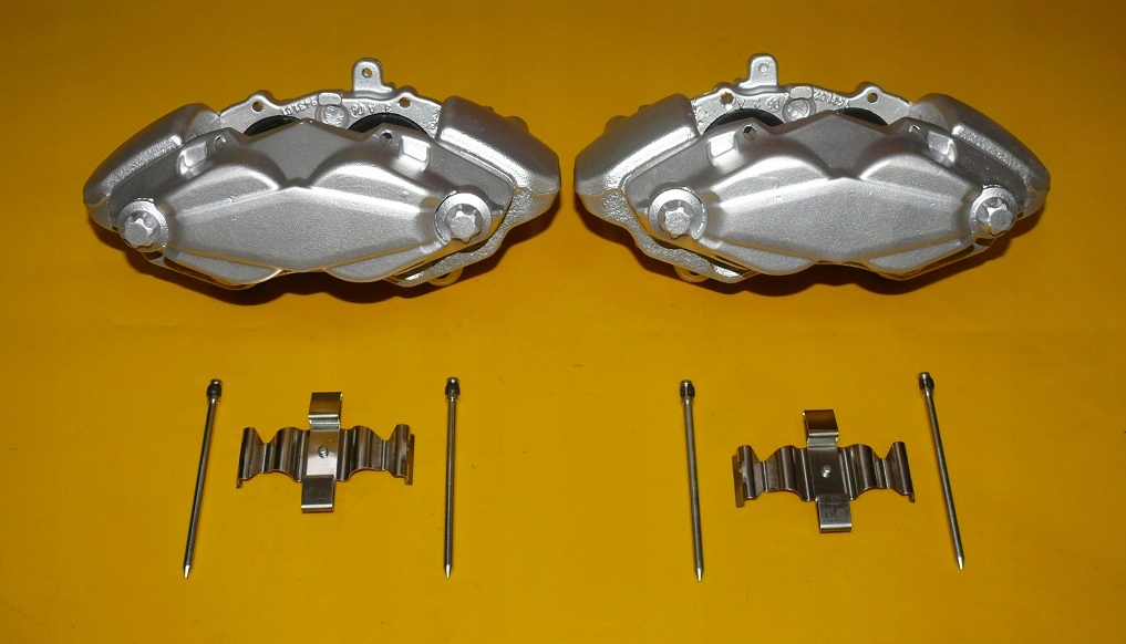 4-TŁOCZKOWY A0044200983 - Затискачі лівий правий передній MERCEDES CLS і W219 312