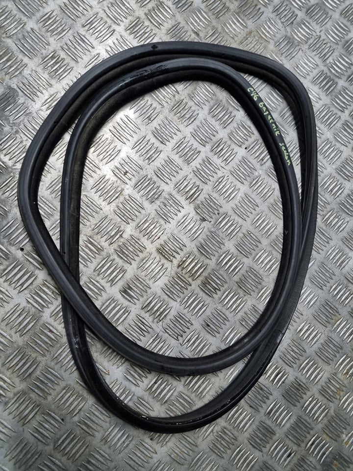 USZCZELKA BAGAŻNIKA BMW E46 SEDAN