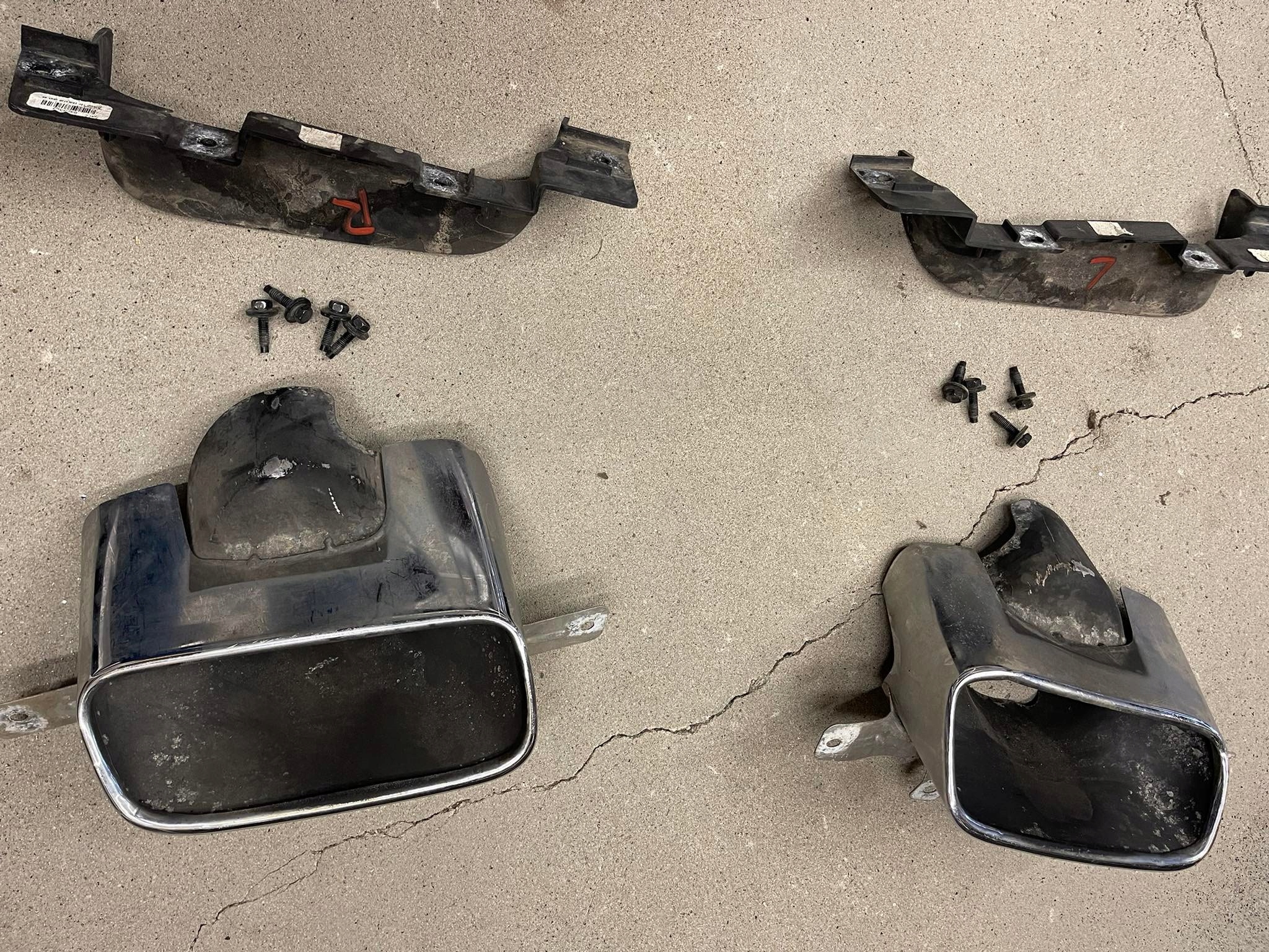 15LA-220AA - DODGE CHALLENGER 2015+ 15 + глушитель бампер