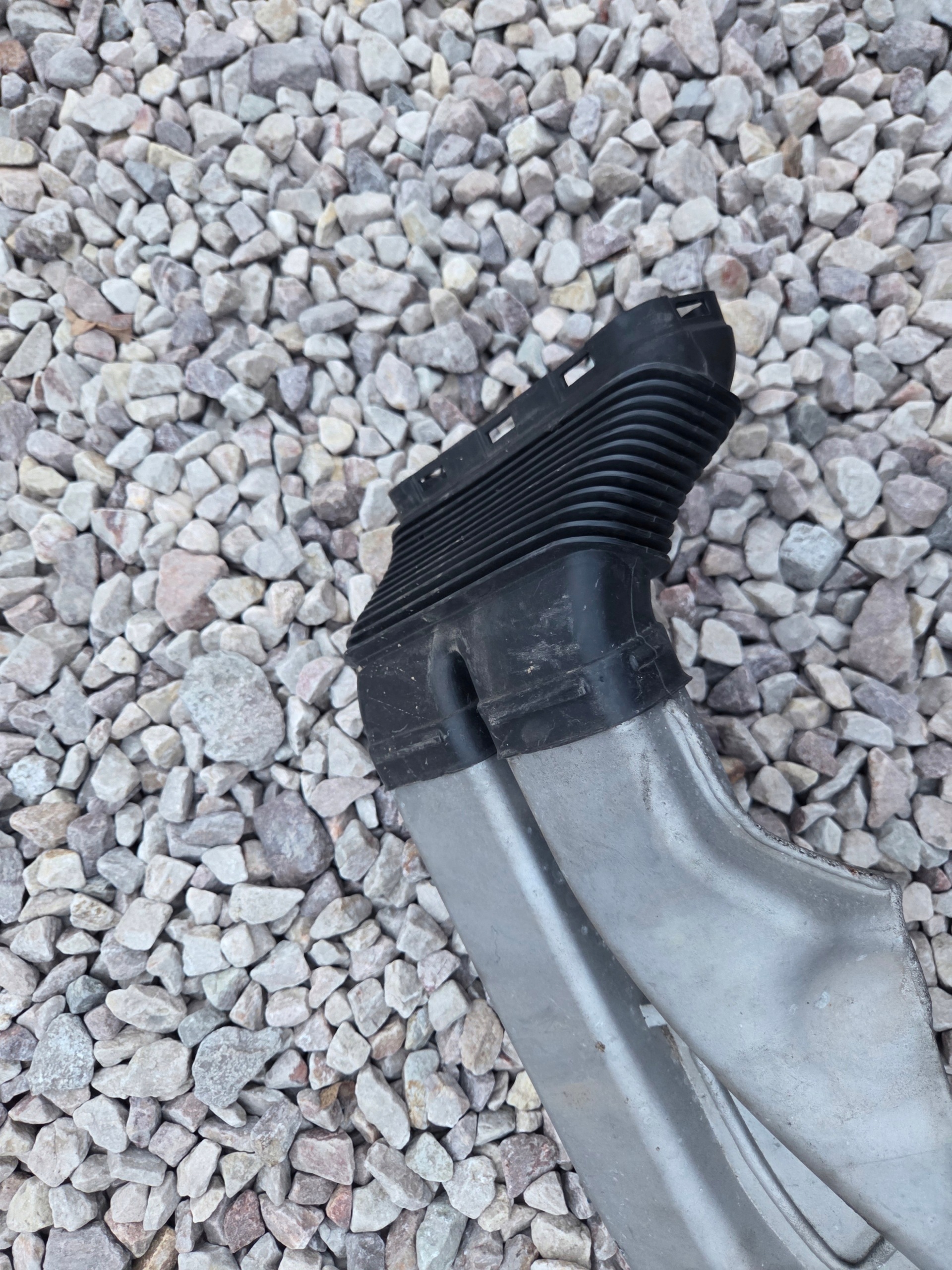 air hose BMW E60 E61 7561030