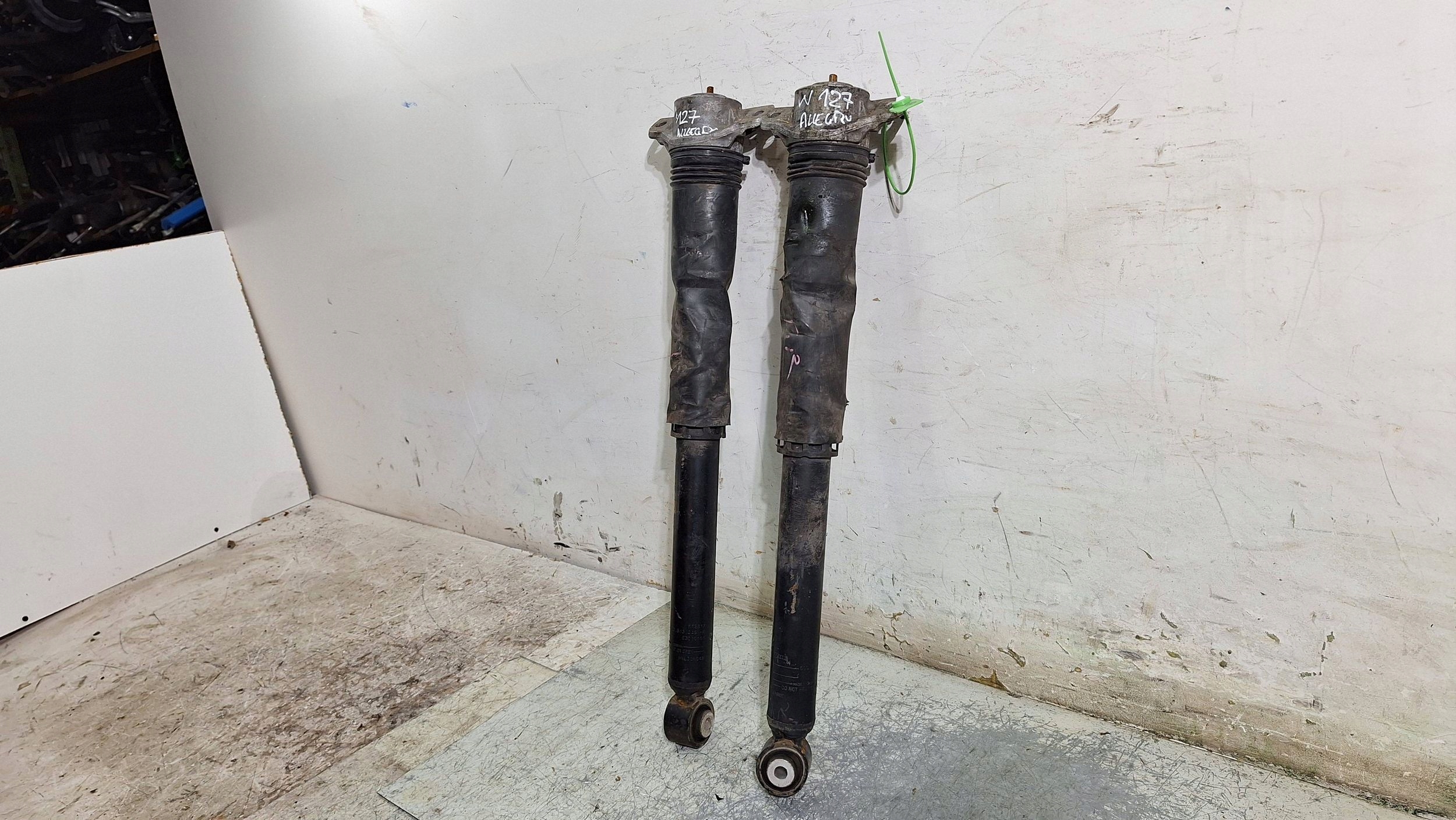 shock absorber left right rear part KPL 5Q0513049HR VW T-ROC