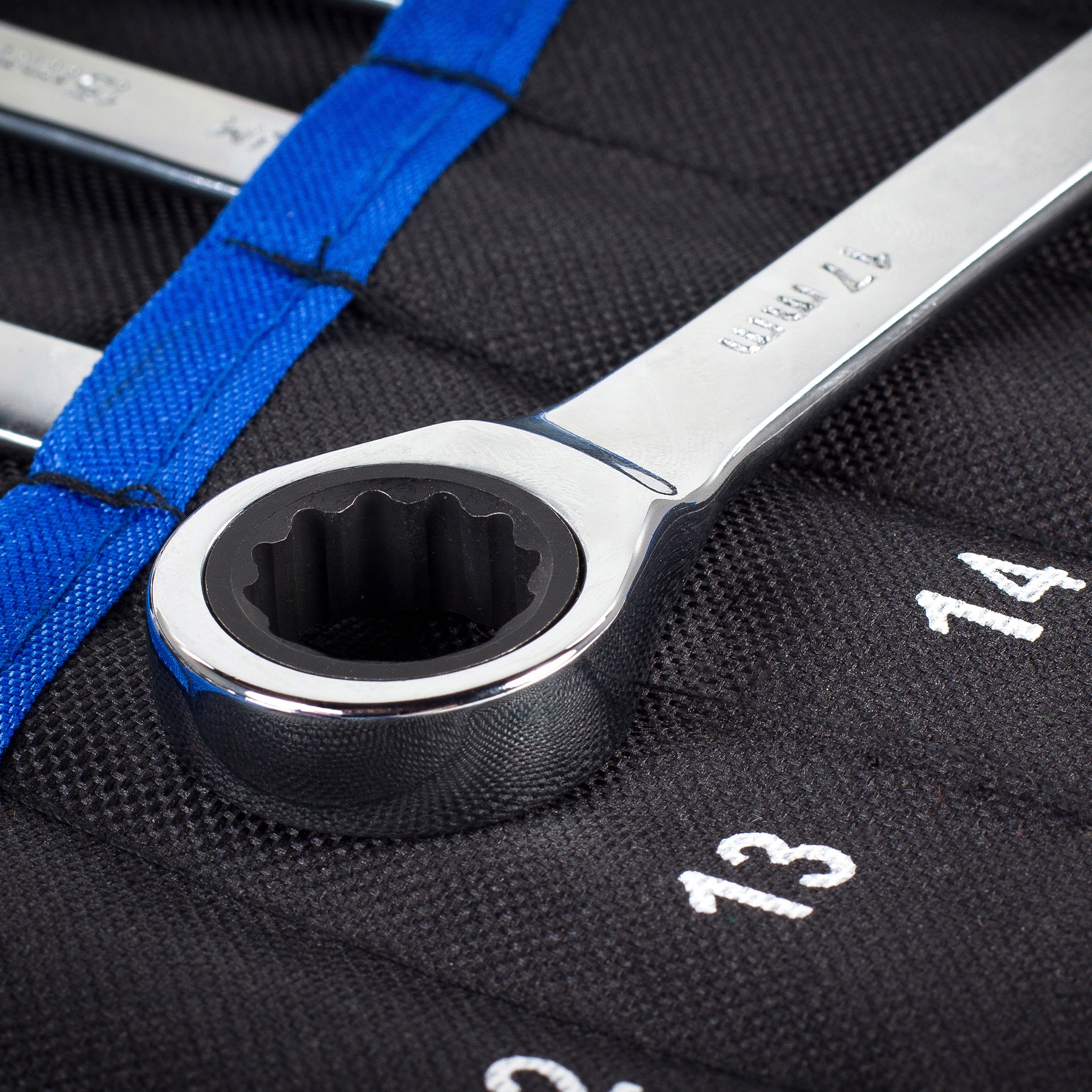 ZESTAW KLUCZY PŁASKO-OCZKOWYCH Z GRZECHOTKĄ 12 SZT. ETUI NAC-SP-12-RS 8-19 Kod producenta NAC-SP-12-RS