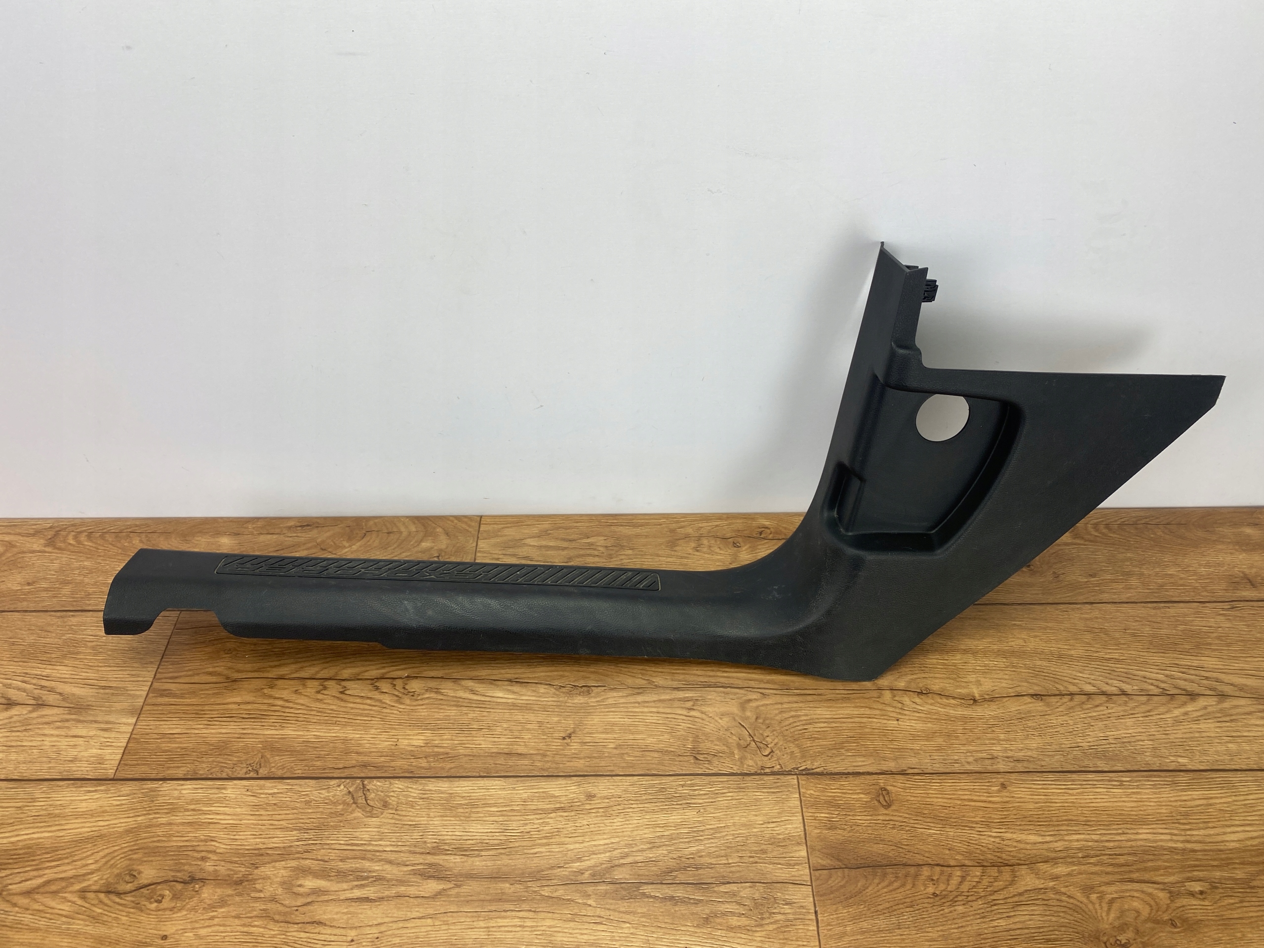 moulding threshold inner cover of the threshold left Ford Explorer MK6 2020+ USA