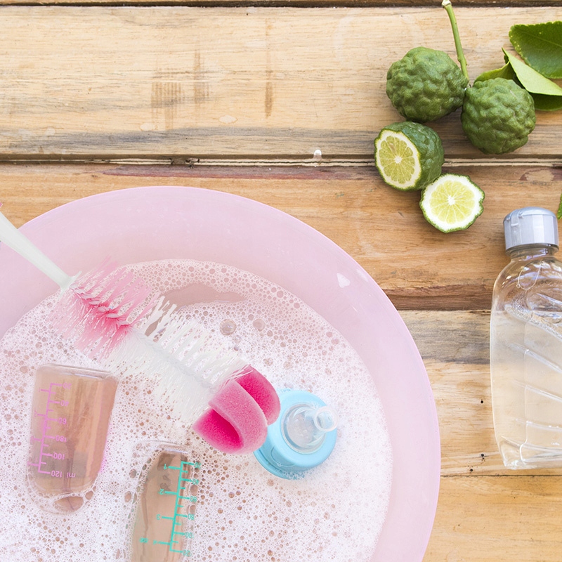 BabyOno SZCZOTKA Z PRZYSSAWKĄ do butelek smoczków Marka Babyono