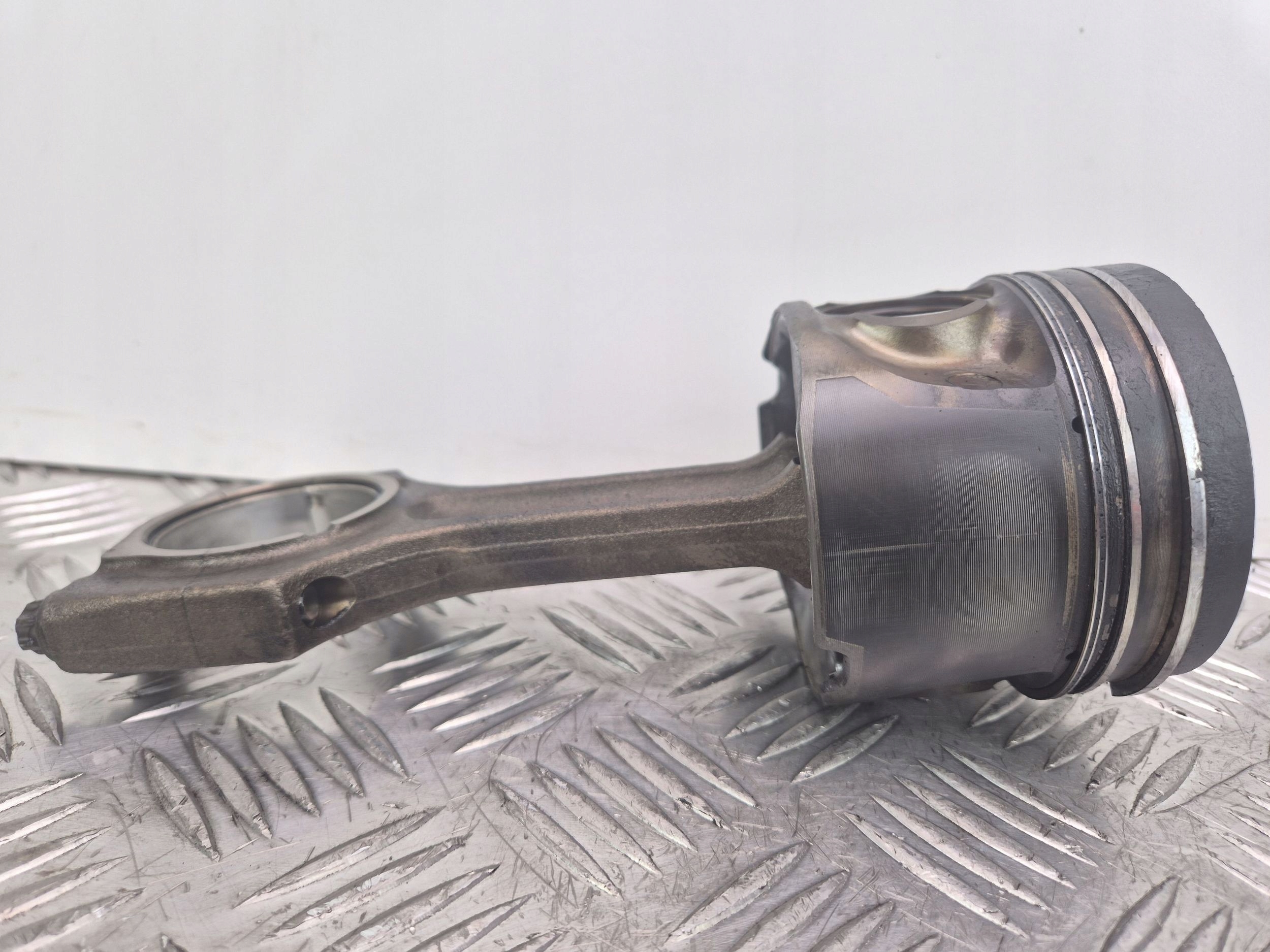 piston with connecting rod BMW X5 E70 3.0d 84L104 M57D30(306D3)