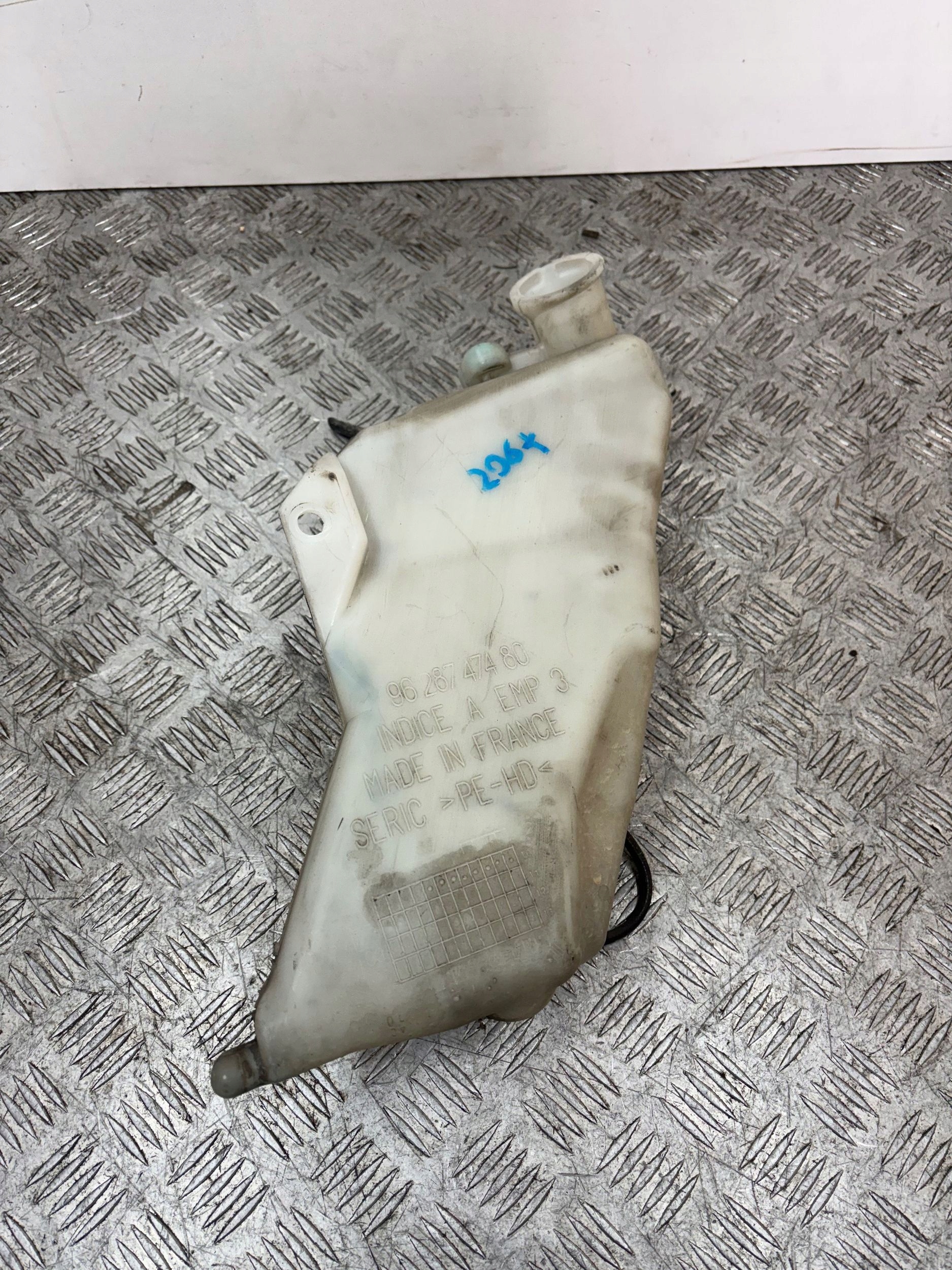 washer fluid tank PEUGEOT 206+