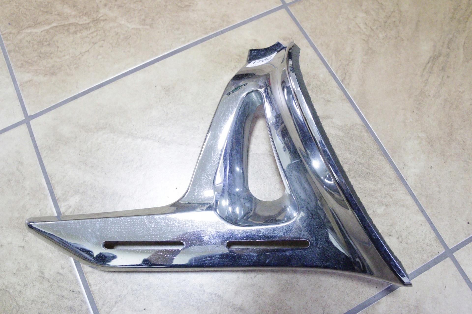 Honda Goldwing GL1800 треугольник 1762 левый хром