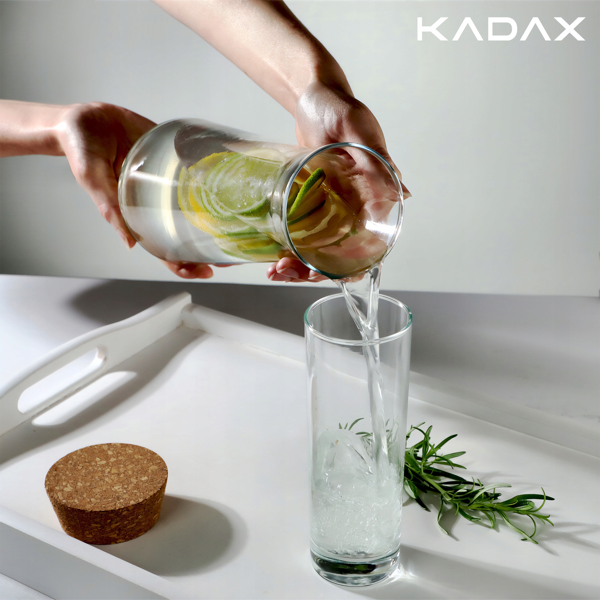 2x KARAFKA SZKLANA DZBANEK Z KORKIEM 1L NA WODĘ LEMONIADĘ SOK Pojemność 1 l