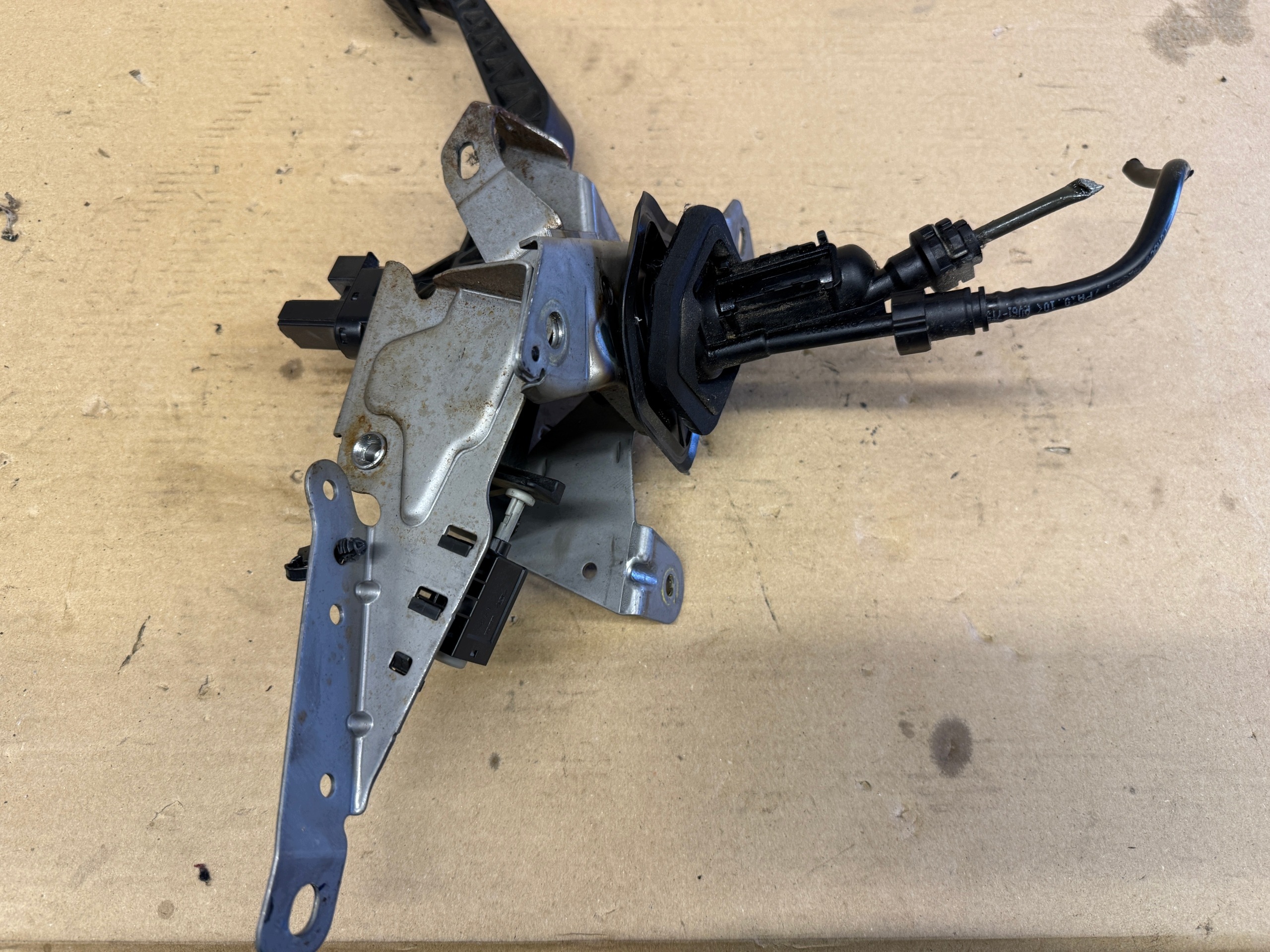 FORD TRANSIT CONNECT MK2 1.6 TDCI Kupplungspedal DV61-7B633-CA