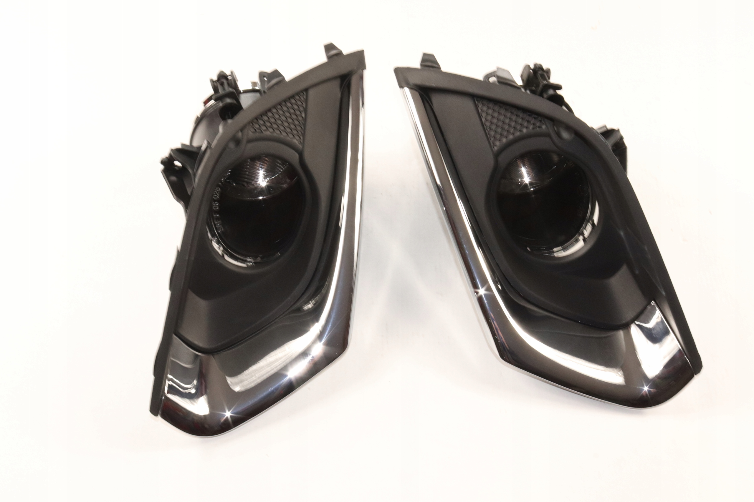 13253625 13399262 - OPEL CORSA E 2015-2019 ГАЛОГЕННАЯ РЕШЕТКА БАМПЕРА КОМПЛЕКТ