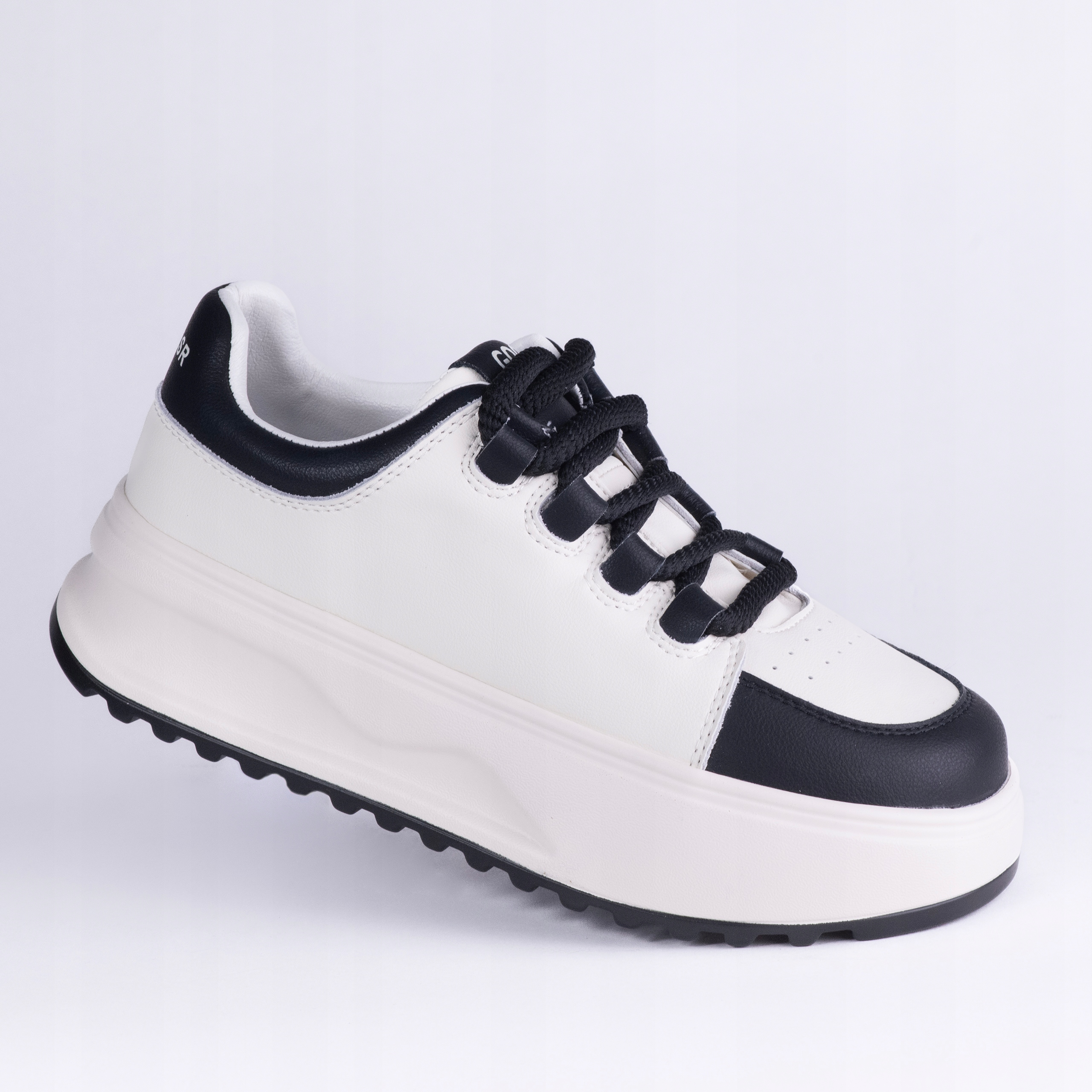 Dámské sportovní tenisky Goodin GD-XF-117 kůže lehká krémová/černá 36