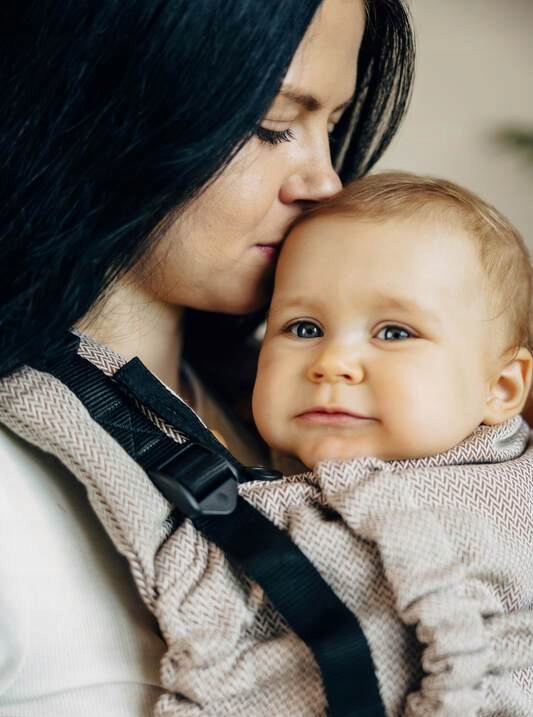 Nosidło ergonomiczne LennyUpgrade Almond Marka Lennylamb