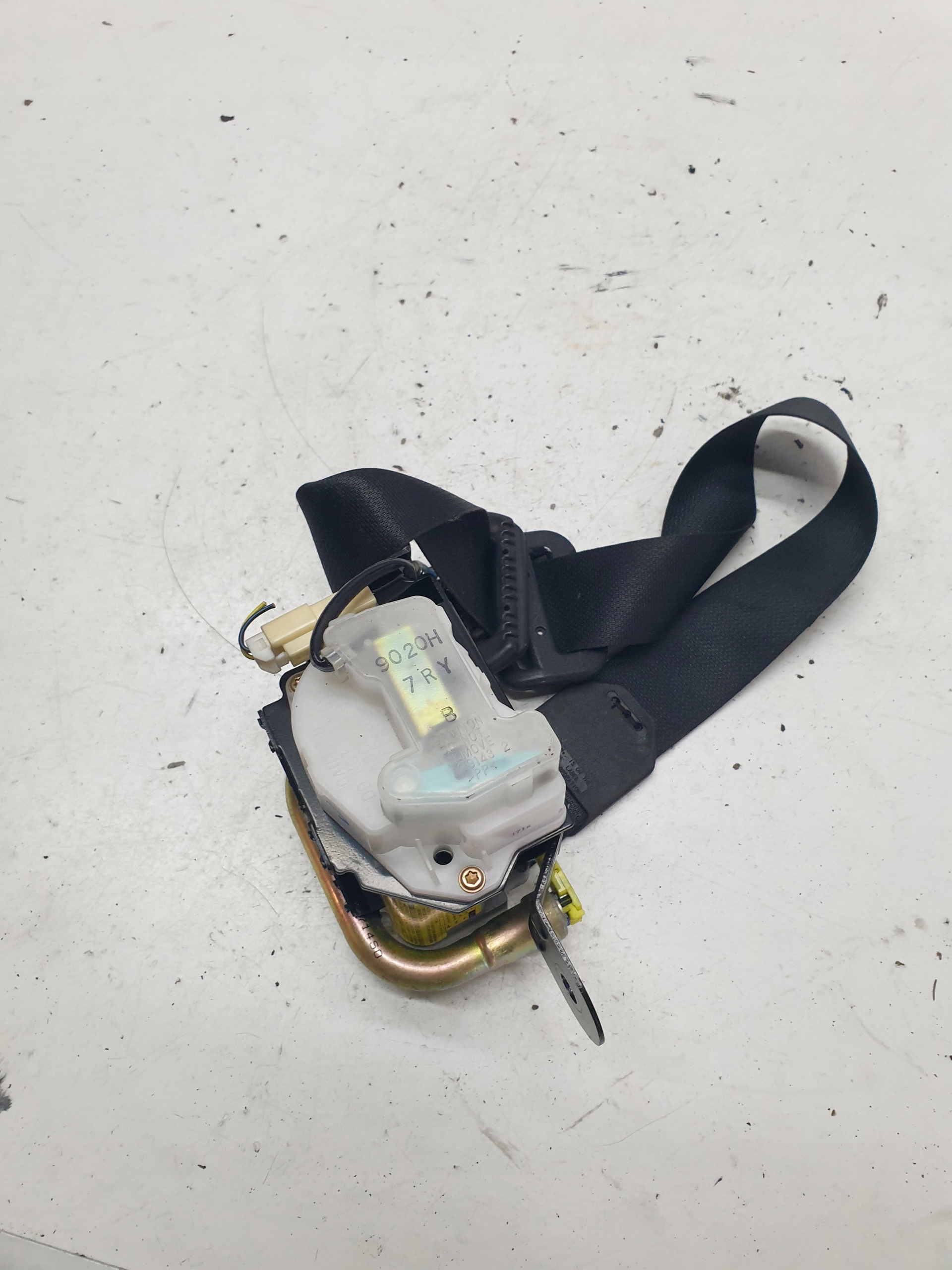 ремень безопасности передний перед левый mazda