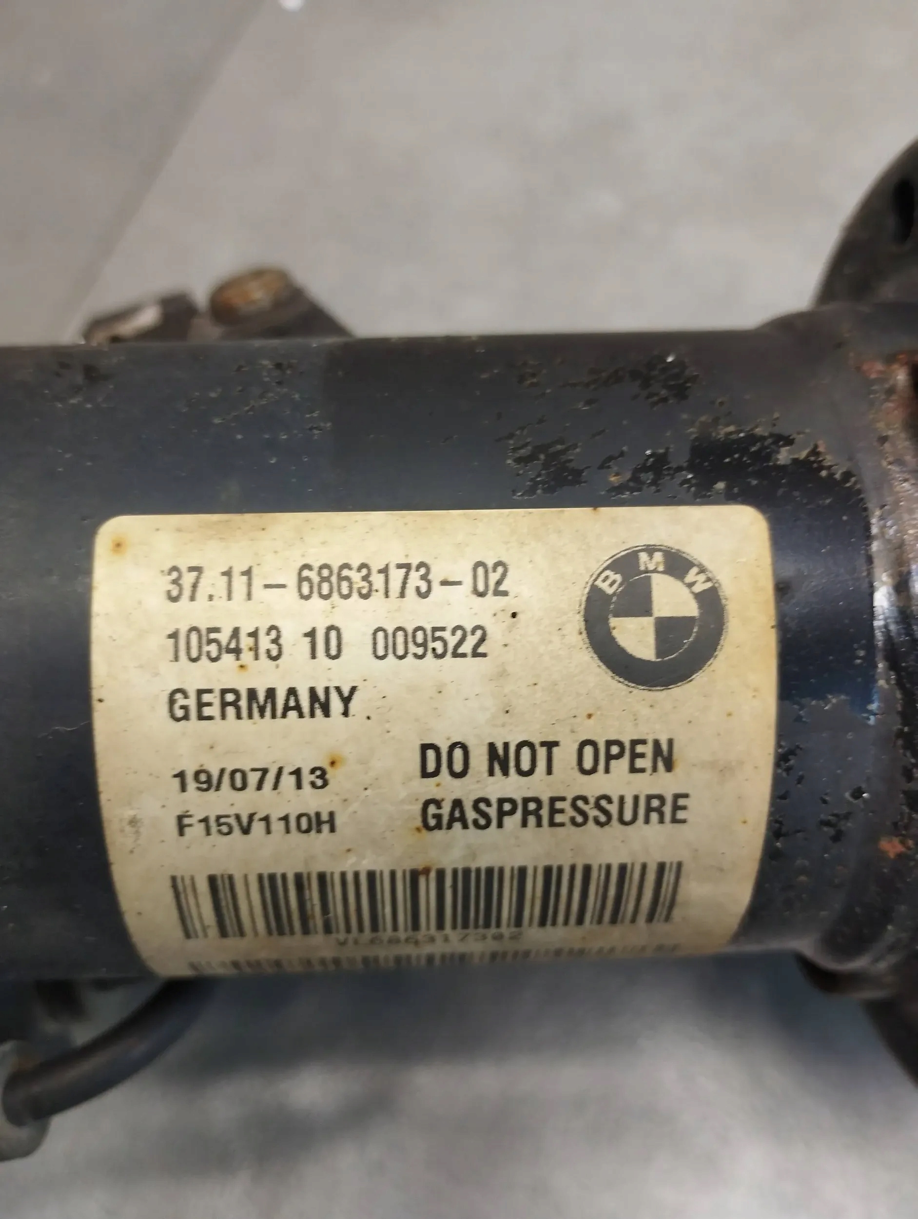 BMW X5 F15 4.4 v8 shock absorber left front VDC 6863173