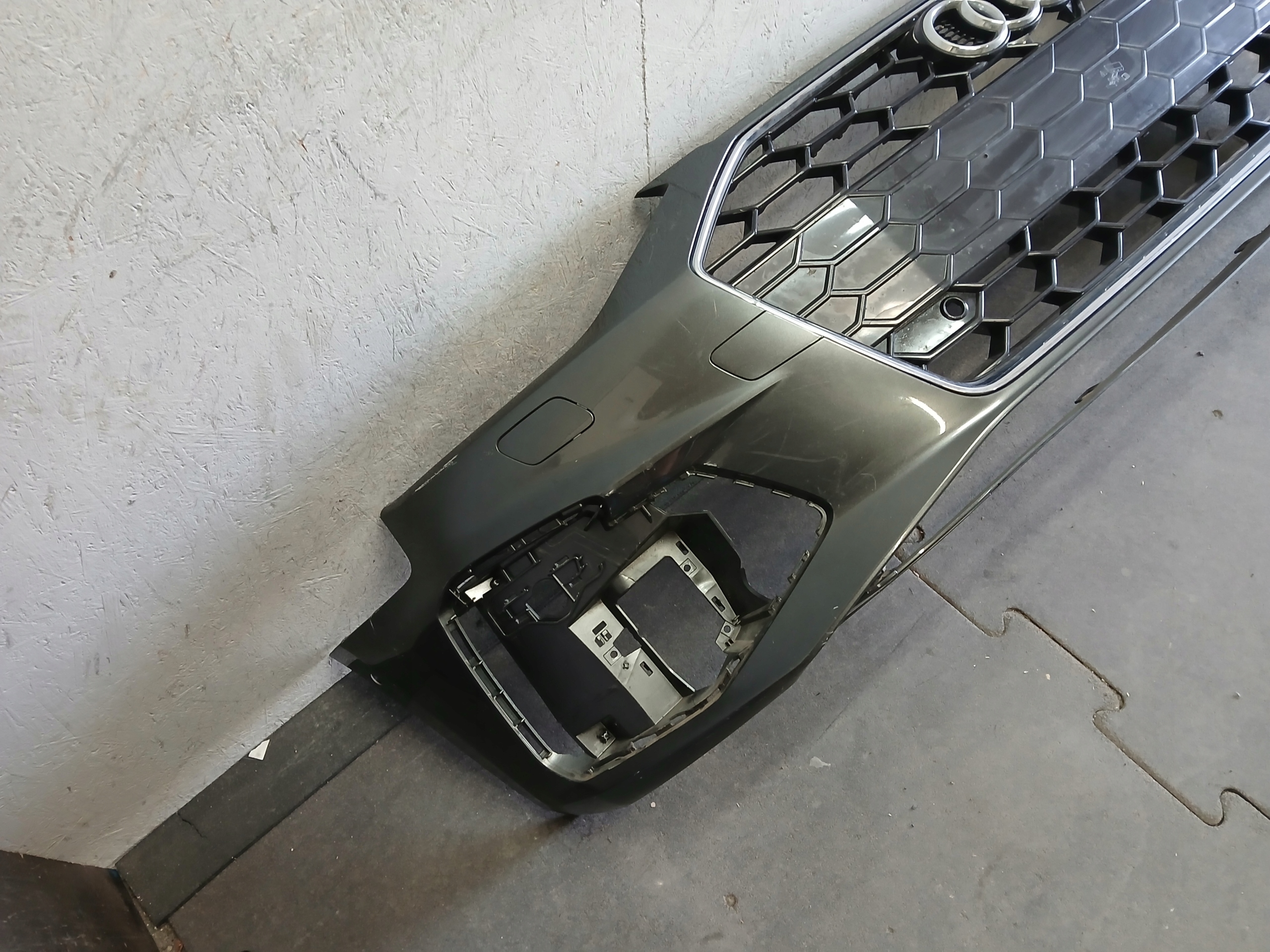 bumper front AUDI A4 B9 8W S LINE LIFT 19