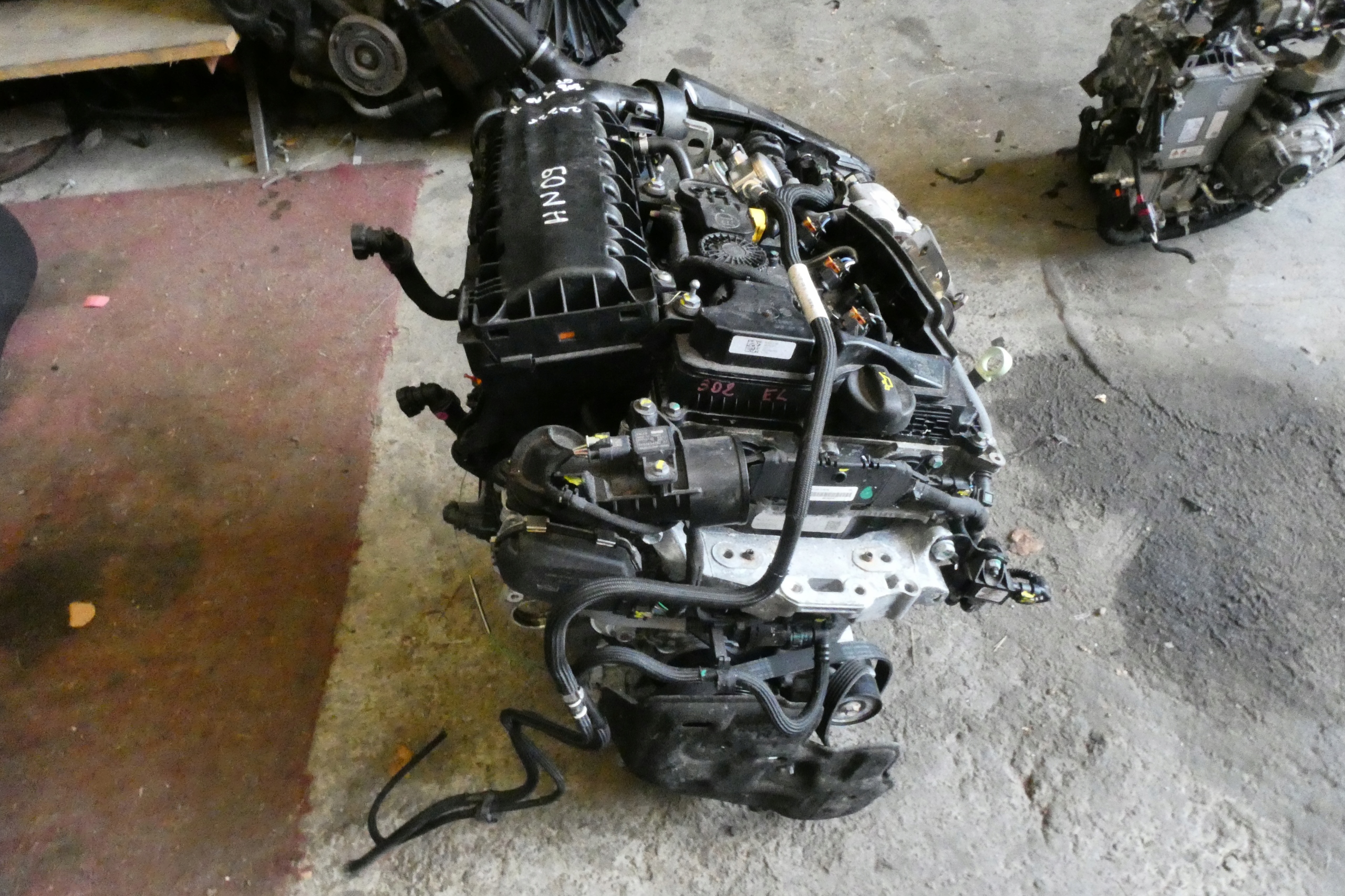 PEUGEOT OPEL CITROEN DS 1.2 THP engine complete HN09