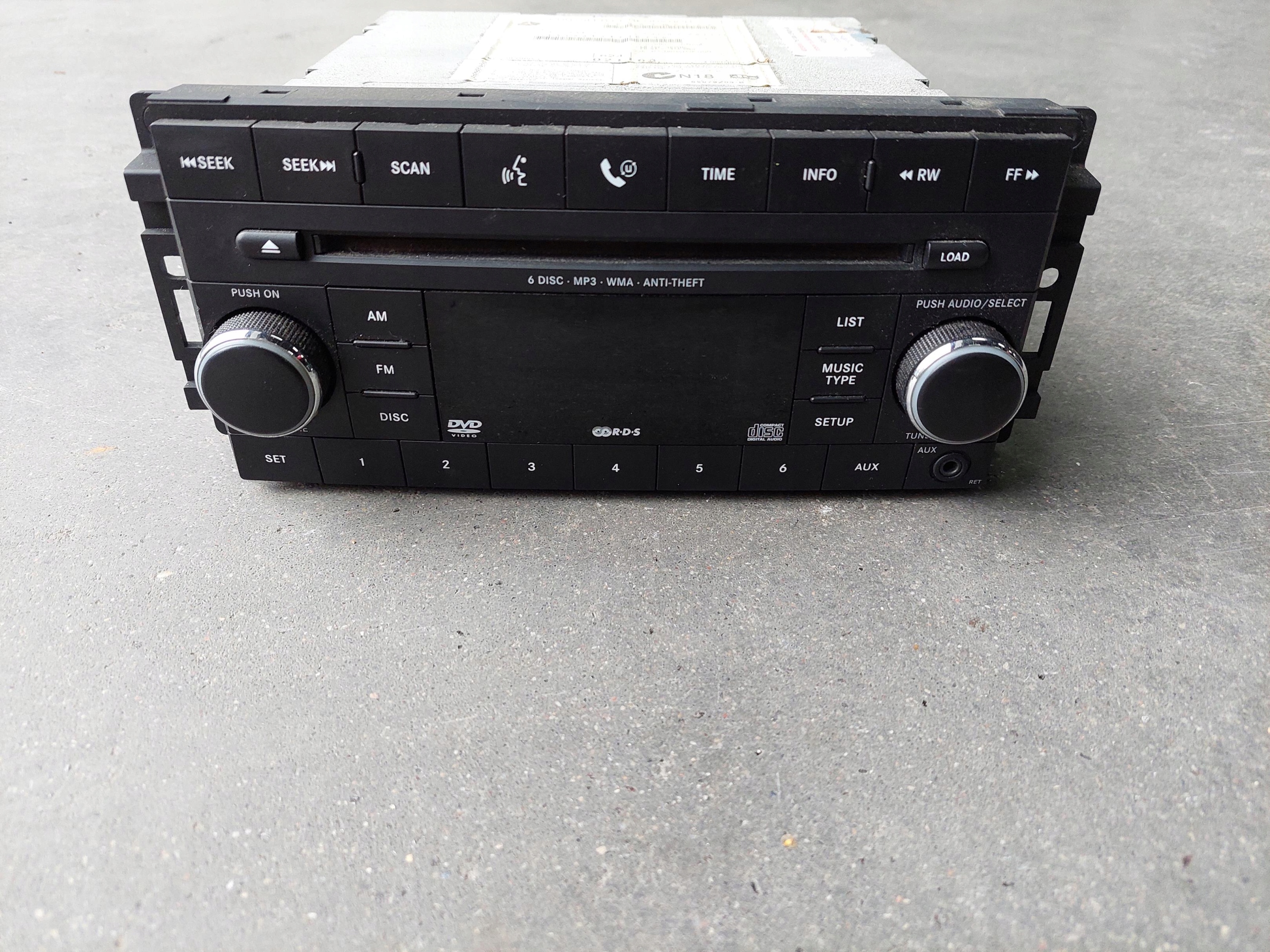 RADIO CD DVD MP3 05064055AK DODGE NITRO