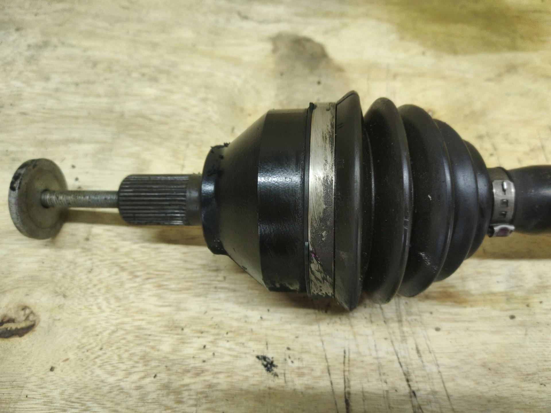 semi-axis front right side Volvo V50 facelift 2010