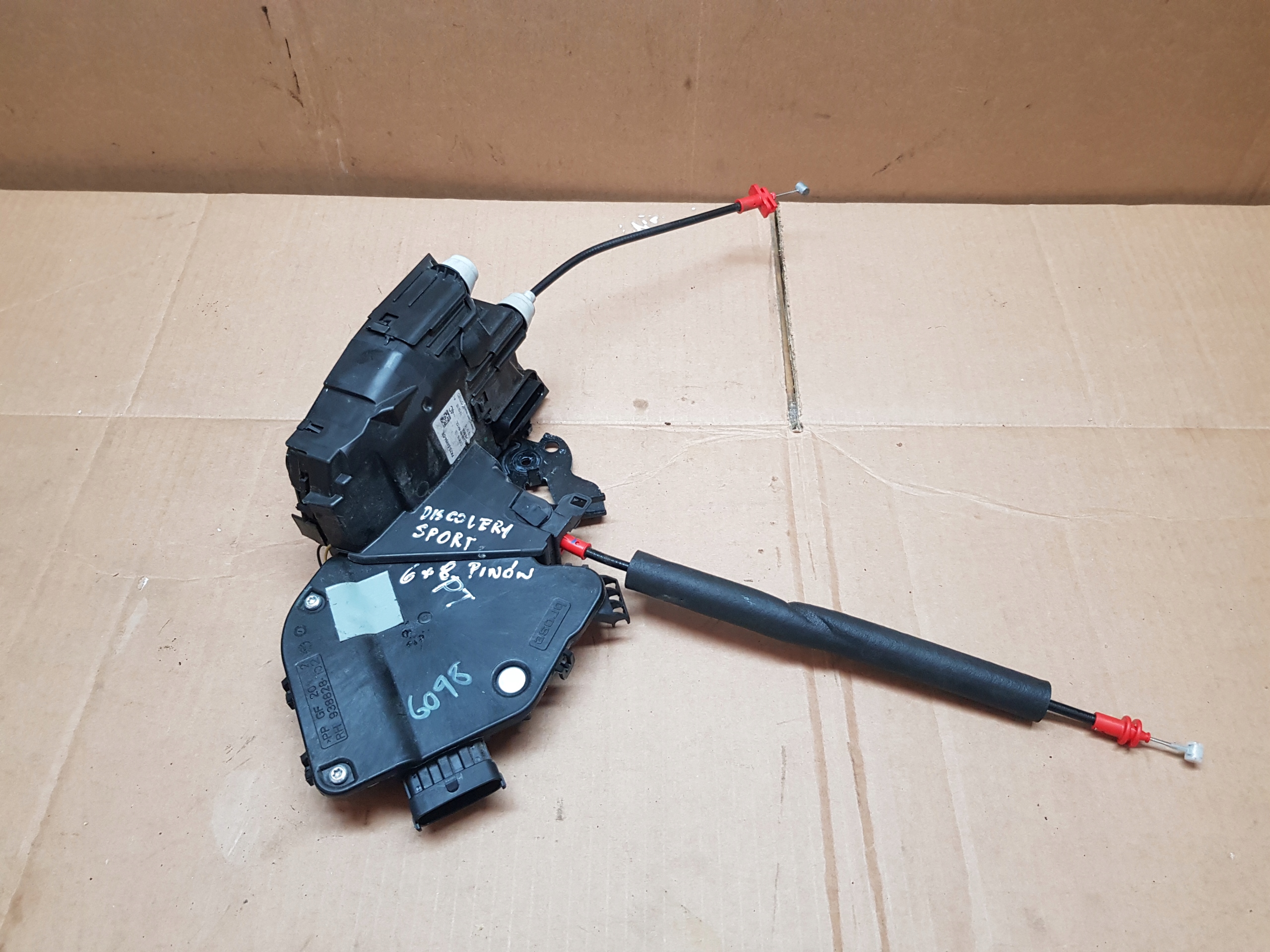 DISCOVERY SPORT ЗАМОК ДВЕРИ ЗАД. ПРАВЫЙ 6+8pin