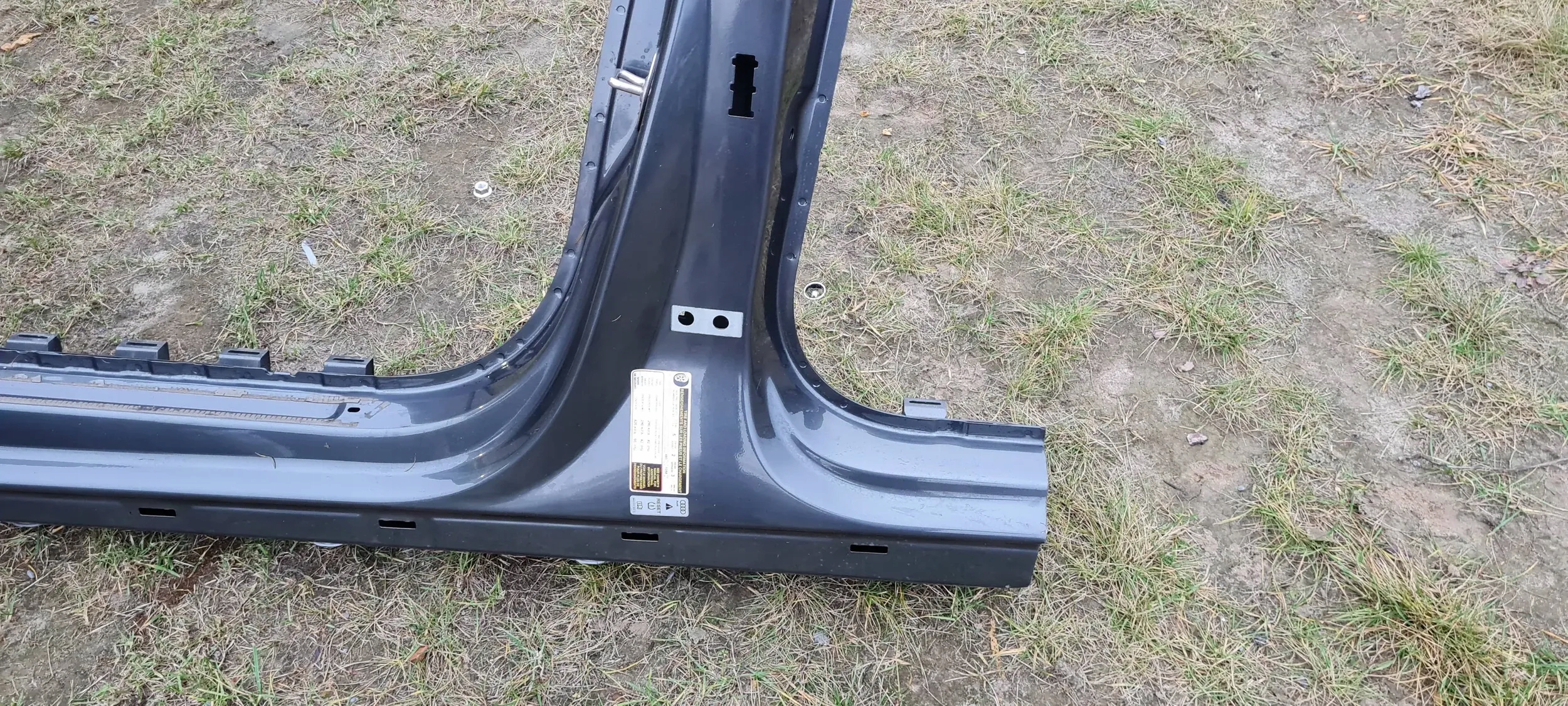 S5 8W LIFT A5 threshold side of the threshold pillar left left LZ7S SPORTBACK 5D