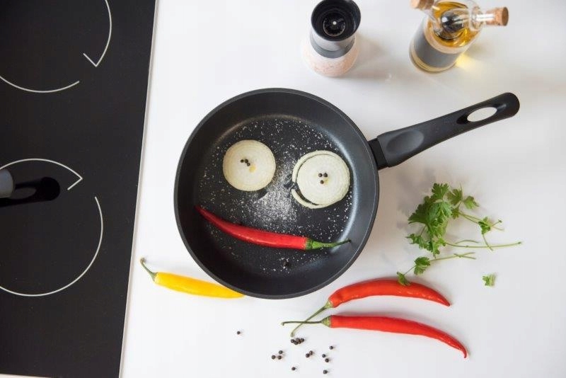 PATELNIA NIEPRZYWIERALNA NON-STICK ROYAL 24CM INDU Wysokość 56 mm