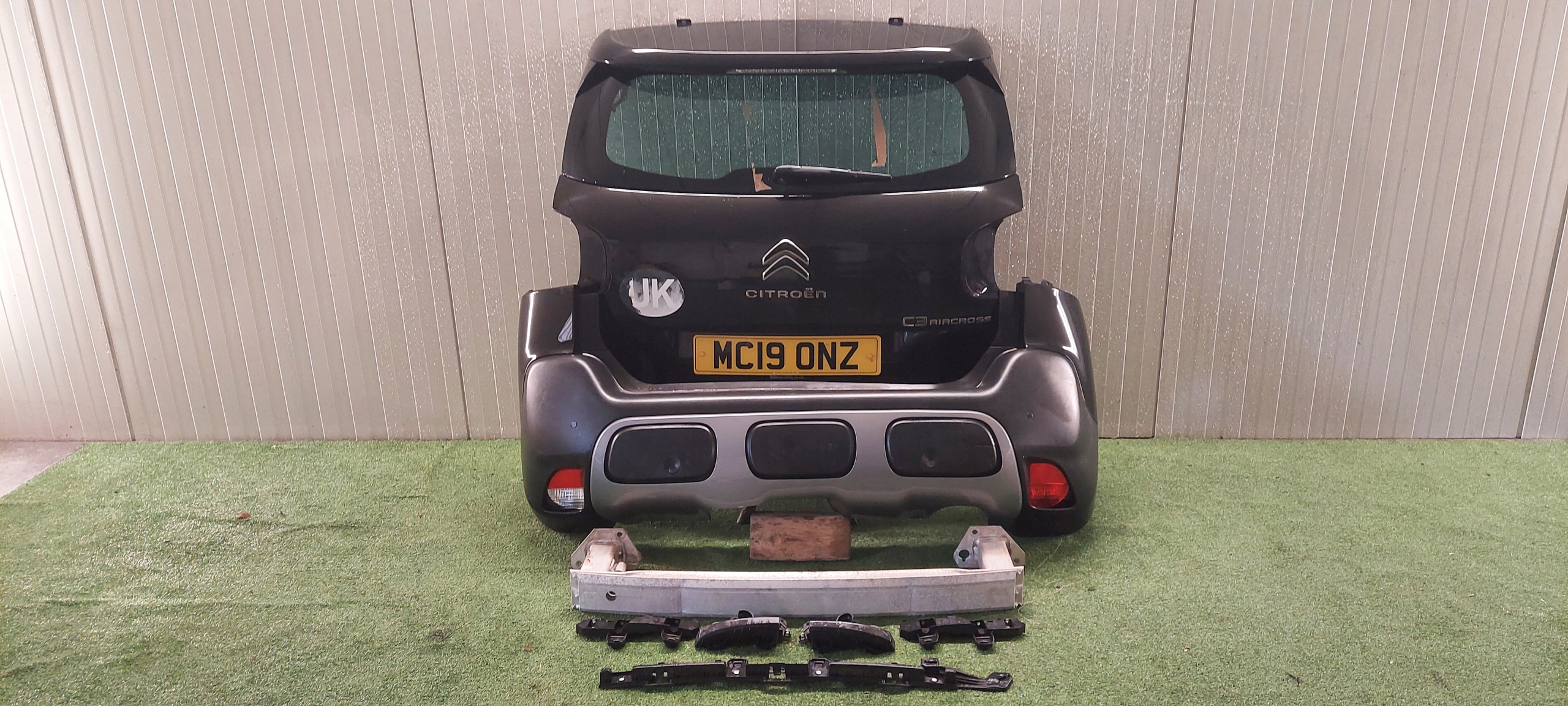 bumper rear part CITROEN C3 AIRCROSS complete LAK: KVG