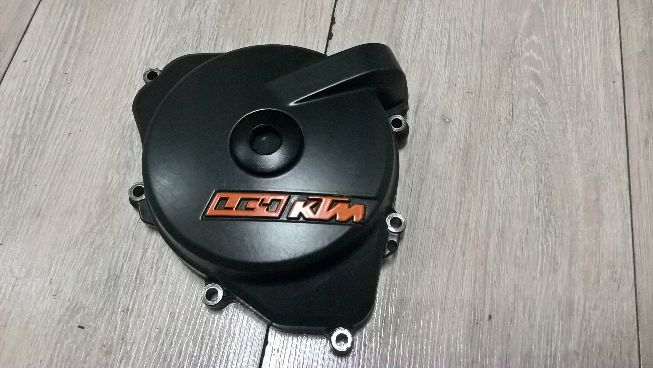75030002000 - KTM 690 DUKE SMC R ENDURO КРЫШКА КАПА ГЕНЕРАТОРА