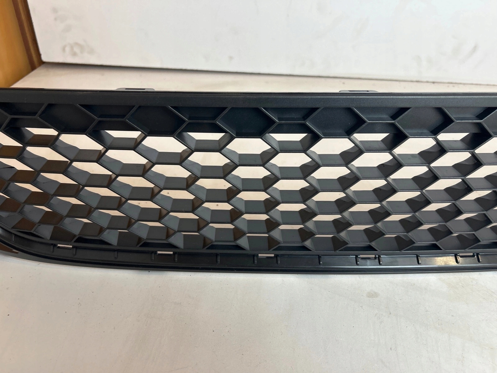 Lüftungsgitter mitte der Stoßstange Volkswagen Golf VI GTI 5K0
